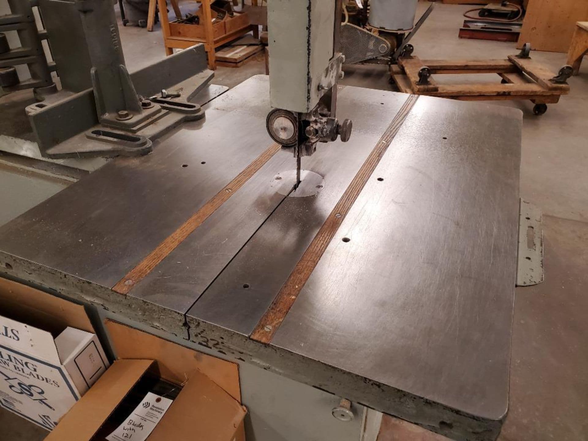 American Sawmill Machinery Co 36" Vertical Bandsaw With Foot Brake - Image 4