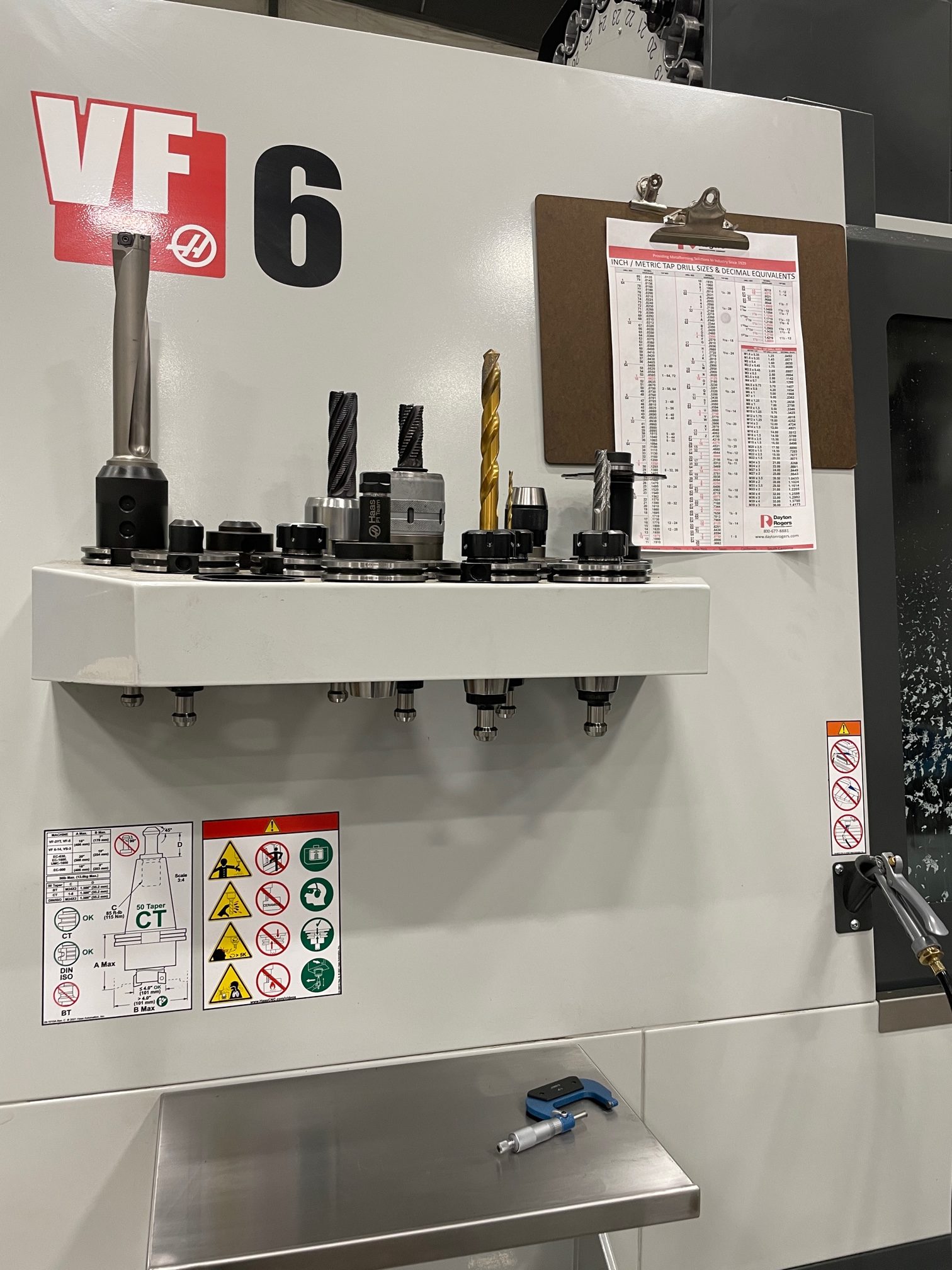 Haas VF-6/50 VMC, 2022-Thru Spindle Coolant,4th Axis, Probe, Auto Air Gun, Auto Door Cabinet - Image 4