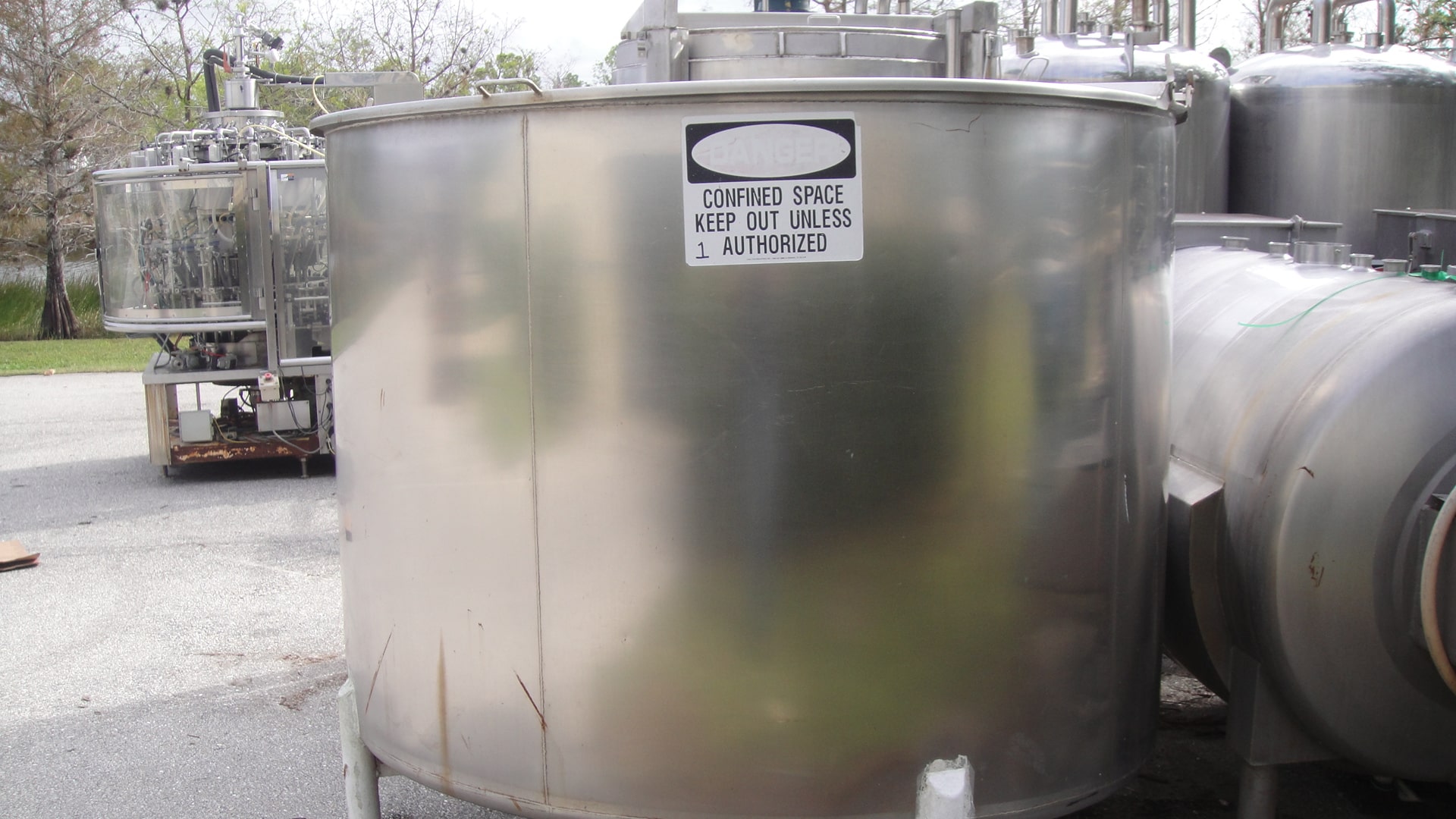 1000 Gallon Stainless Steel Holding Tank - Small Agitator