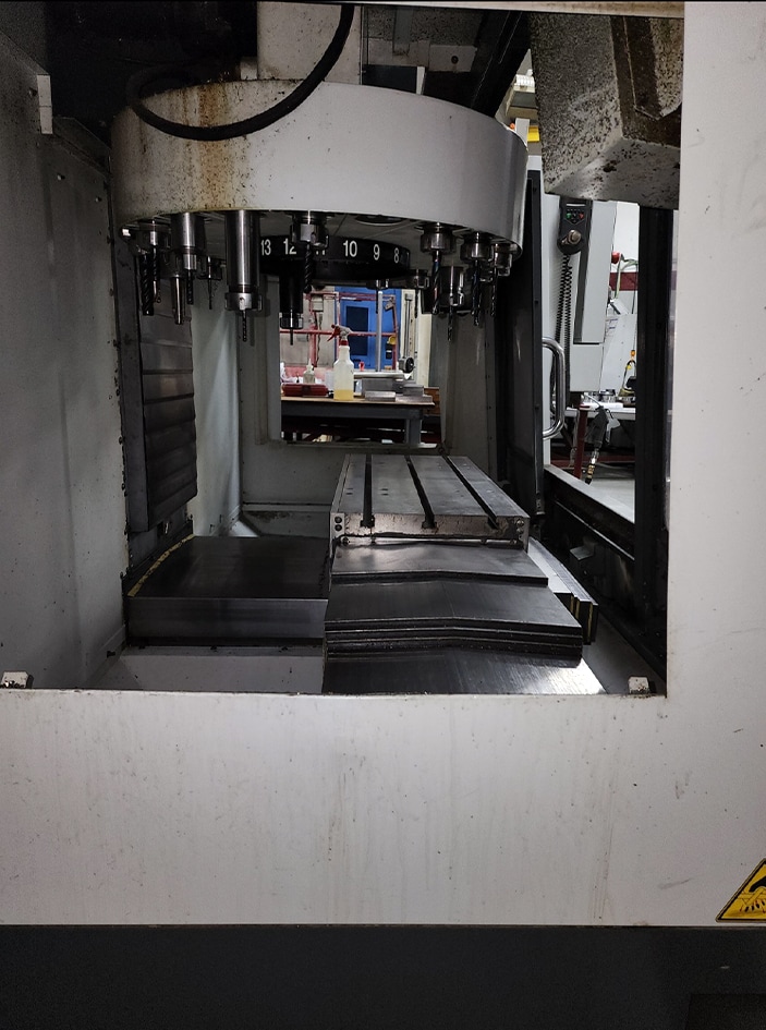 Haas VF-2 VMC, 2012- Chip Auger, 30HP, 2 Speed Gearbox, Low Hours, Pre-removal Pricing - Image 3