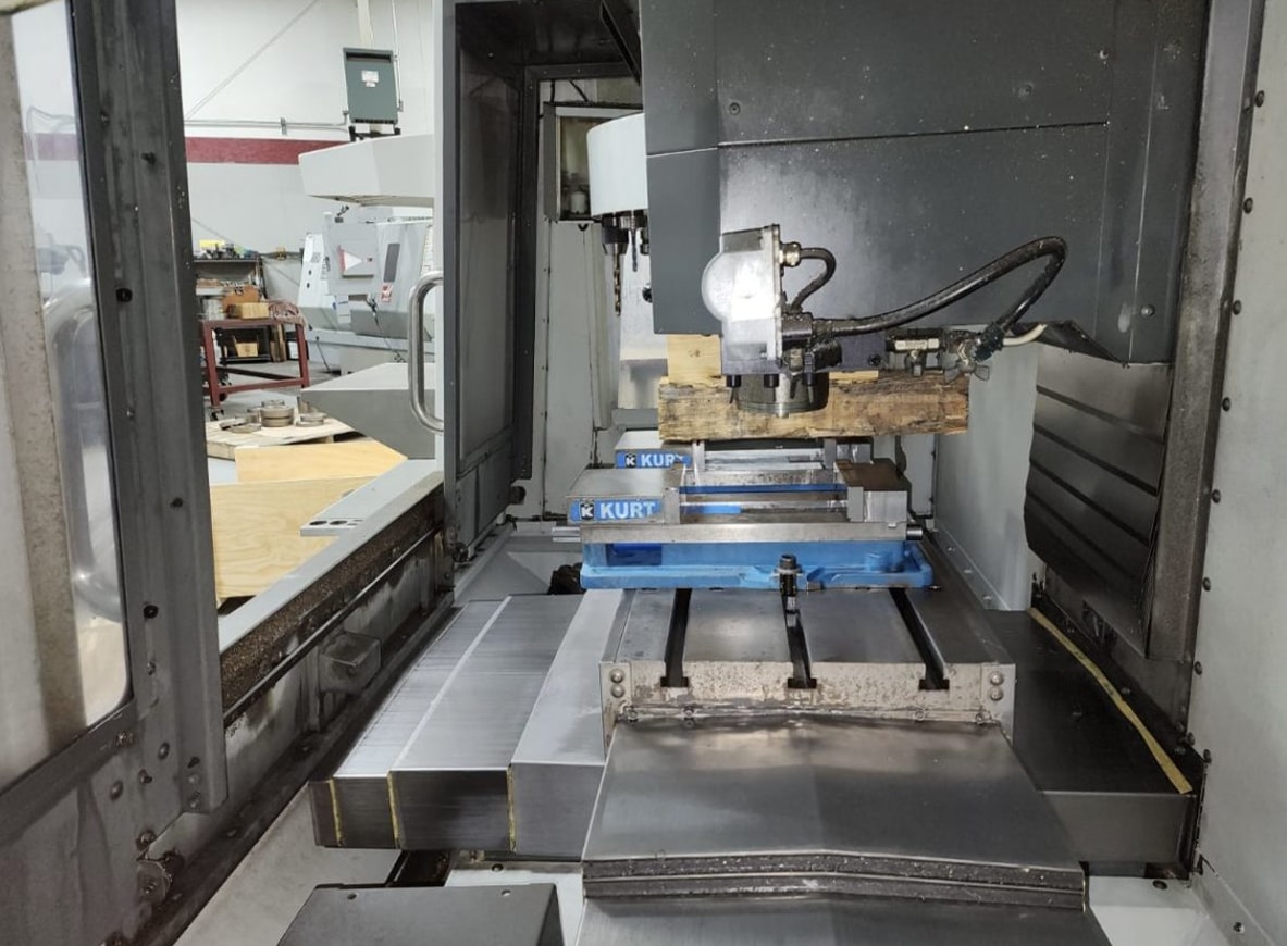 Haas VF-2 VMC, 2011- Chip Auger, 30HP, 2 Speed Gearbox, Low Hours, Pre-removal Pricing - Image 5