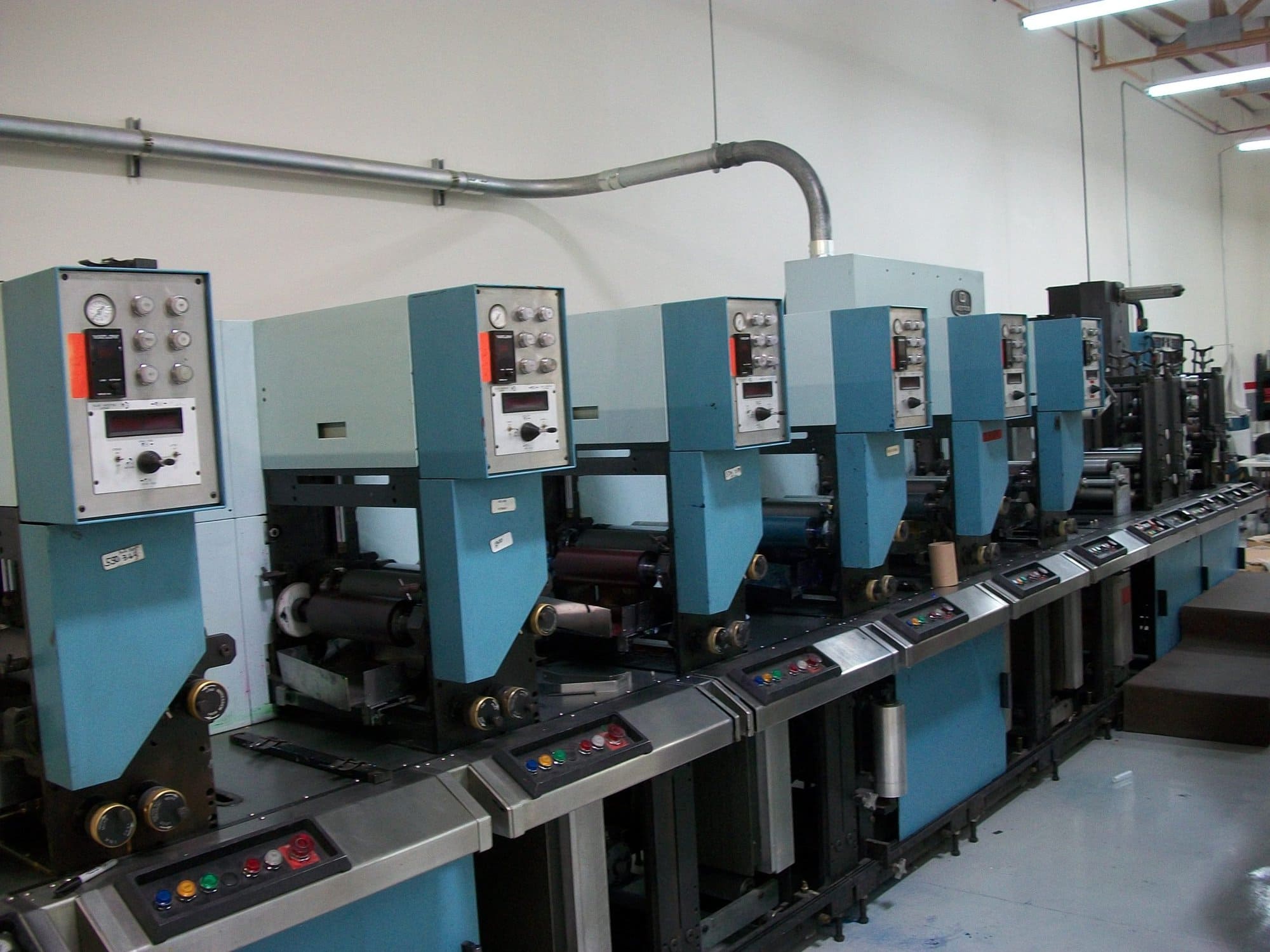 Webtron 1000 6-Color Flexo Press, 1987 - Includes ~20 Dies (Various Label Sizes)