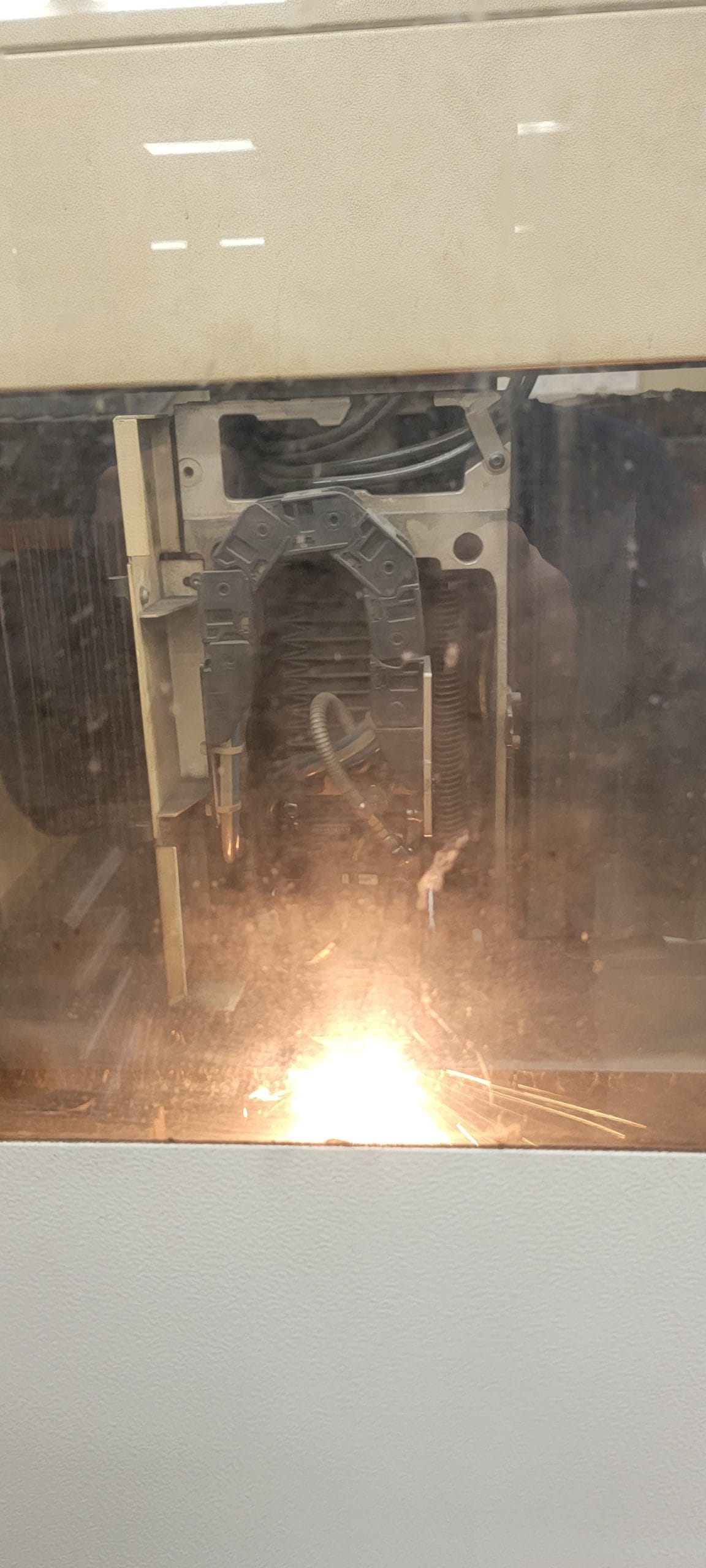 4000 Watt Trumpf Trumatic L3030 CO2 Laser, 2005 - 5'x10', Cooler, Dust Collector, Shuttle Table In & Out, Video Available, Available Immediately - Image 4