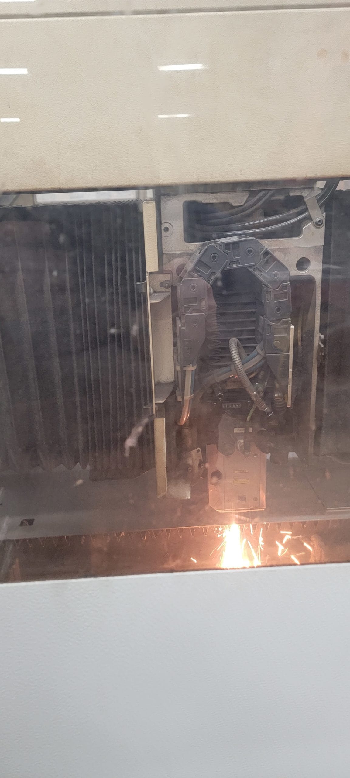4000 Watt Trumpf Trumatic L3030 CO2 Laser, 2005 - 5'x10', Cooler, Dust Collector, Shuttle Table In & Out, Video Available, Available Immediately - Image 5
