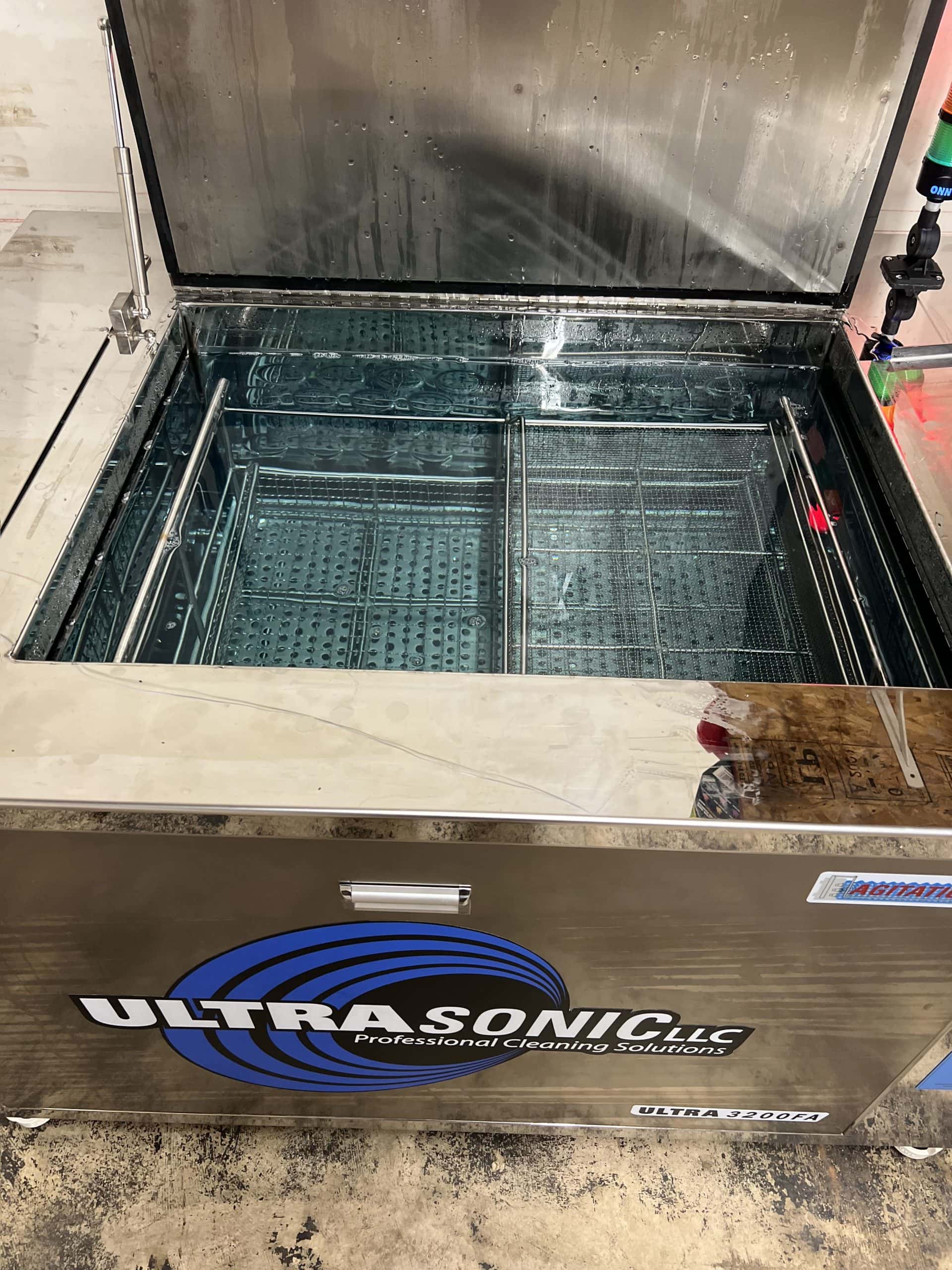 Ultrasonic Ultra 3200FA Industrial Part Cleaner, 2022- W/ Agitation, Oscillation, and Dual Filter Filtration - Image 3