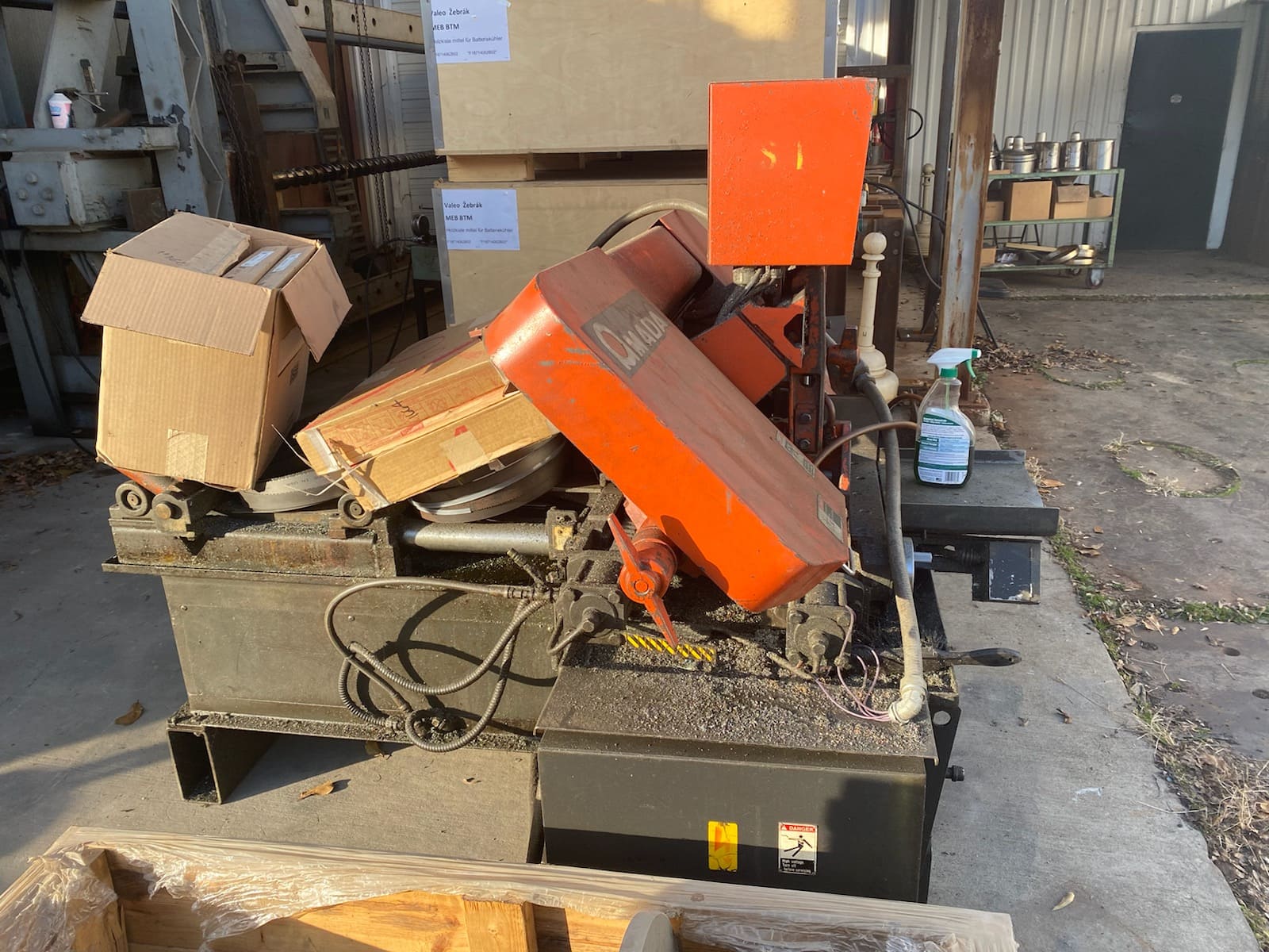 Amada HA250W Band Saw, 1997- Extra Blades - Image 4