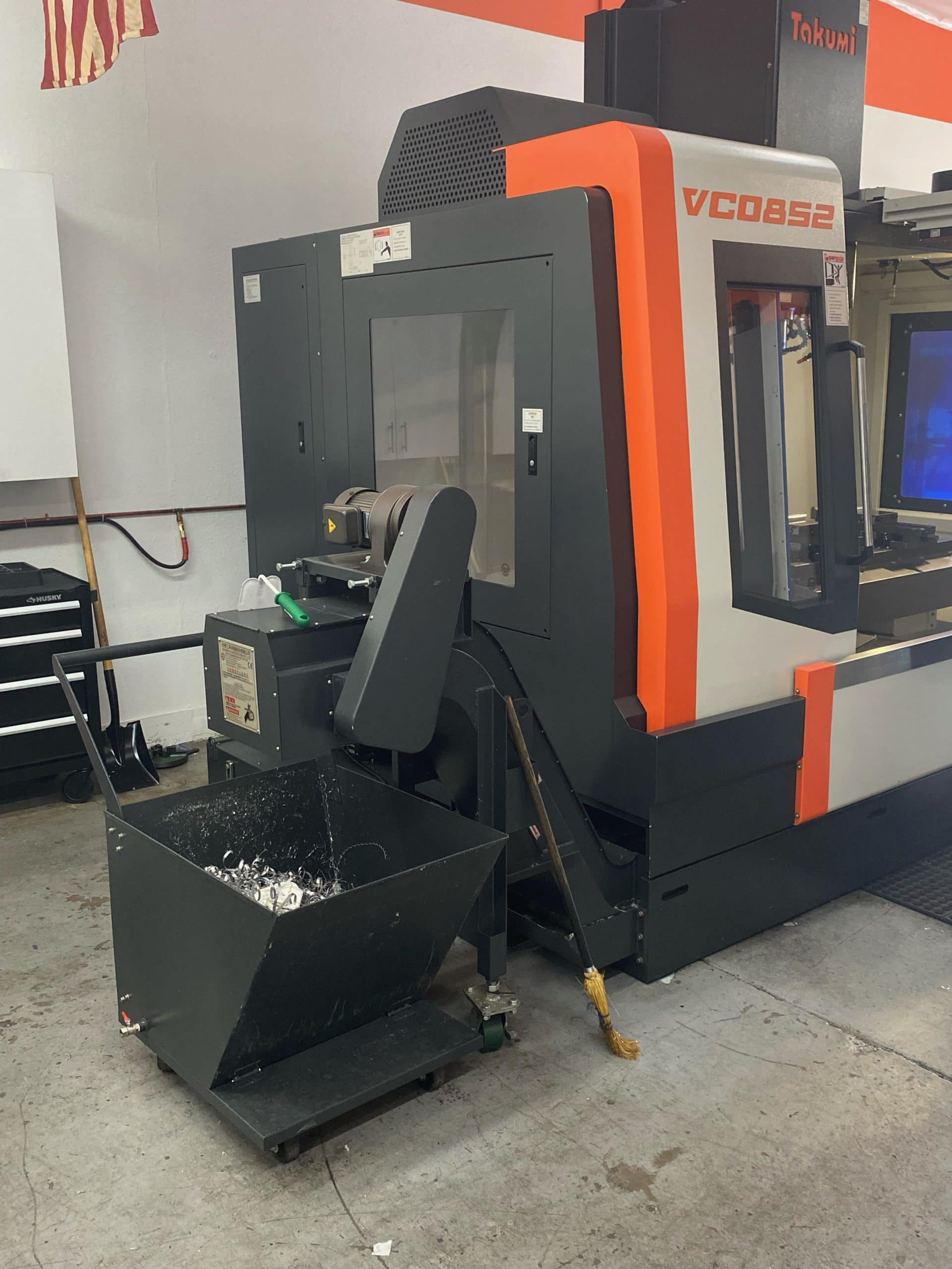 Takumi VC0852 CNC VMC 2016- 4th Axis Wired, Chip Conveyor - Image 10