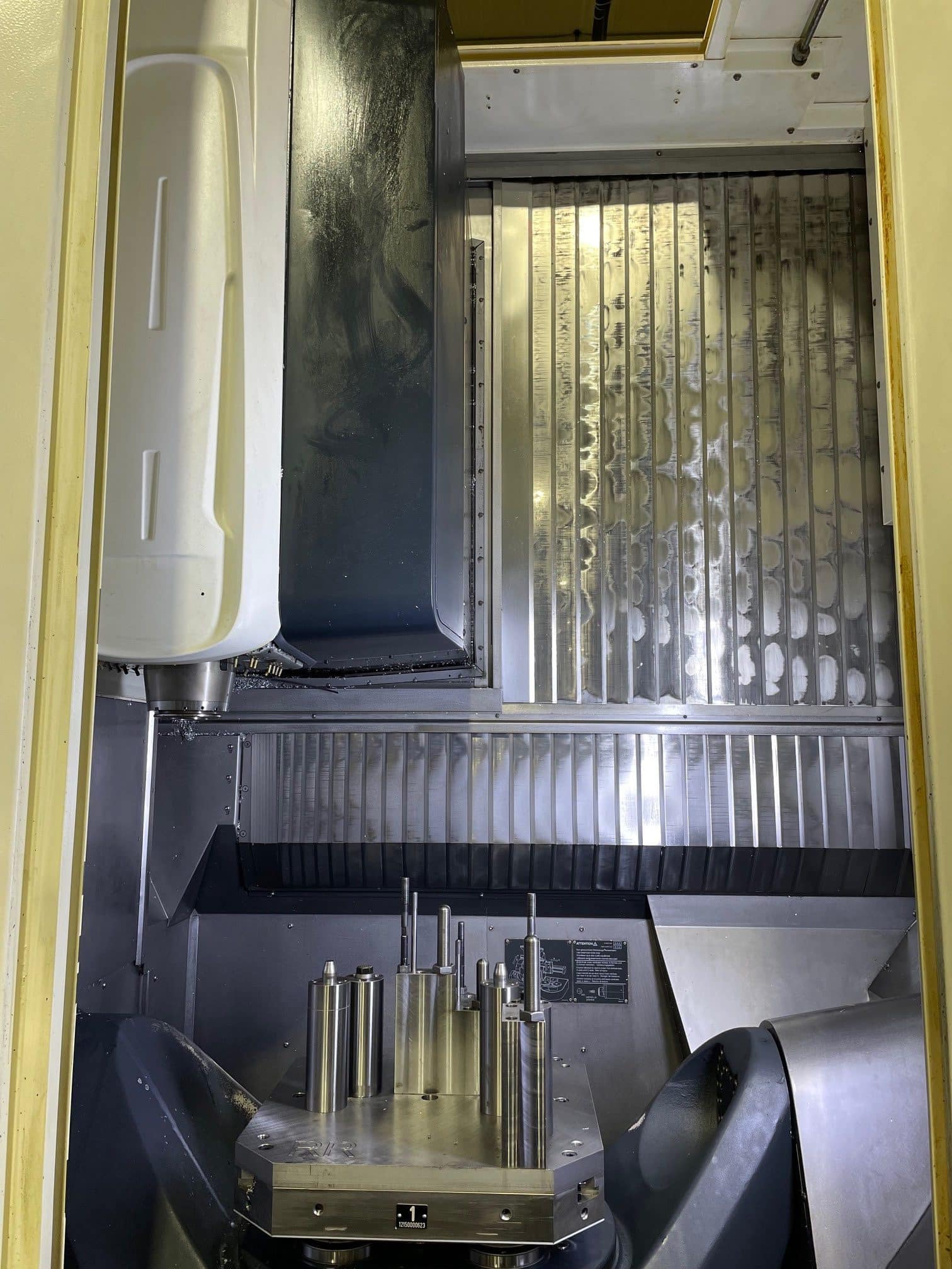 DMG Mori DMC65 monoBlock 5 Axis UMC, 2014 - Pallet Changer, Renishaw Probe, 18K RPM Spindle - Image 4