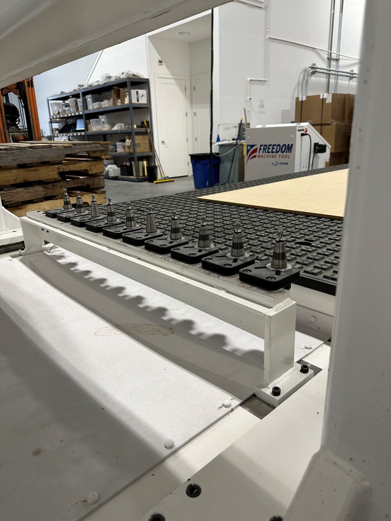 Freedom F37-5-10 CNC Router, 2019 - Automatic Tool Changer, 15K RPM Spindle, Low Hours - Image 3