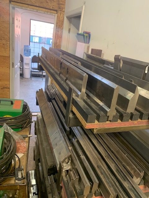 60 Ton x 8' Accurpress 7608 Hydraulic Press Brake, 1994 - W/Accurcrown & 2 Axis CNC - Image 6