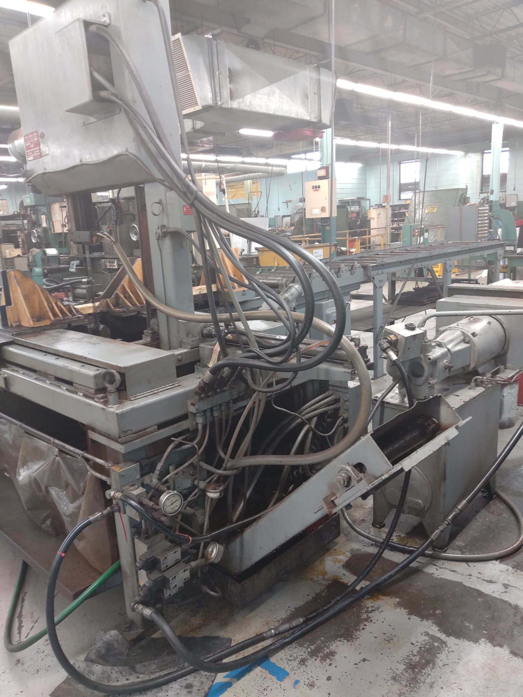 DoAll Model TF-2021 Tilt Frame Vertical Band Saw - Image 3