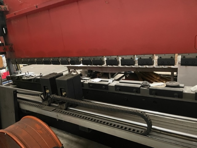138 Ton x 13' Amada HFB 125-40 CNC Press Brake, 1996 - 6 Axis Backgauge - Image 4