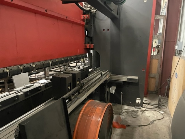 138 Ton x 13' Amada HFB 125-40 CNC Press Brake, 1996 - 6 Axis Backgauge - Image 5