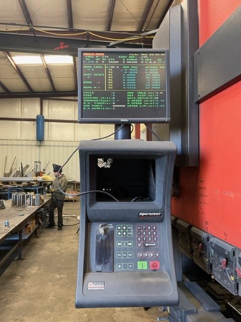 138 Ton x 13' Amada HFB 125-40 CNC Press Brake, 1996 - 6 Axis Backgauge - Image 3