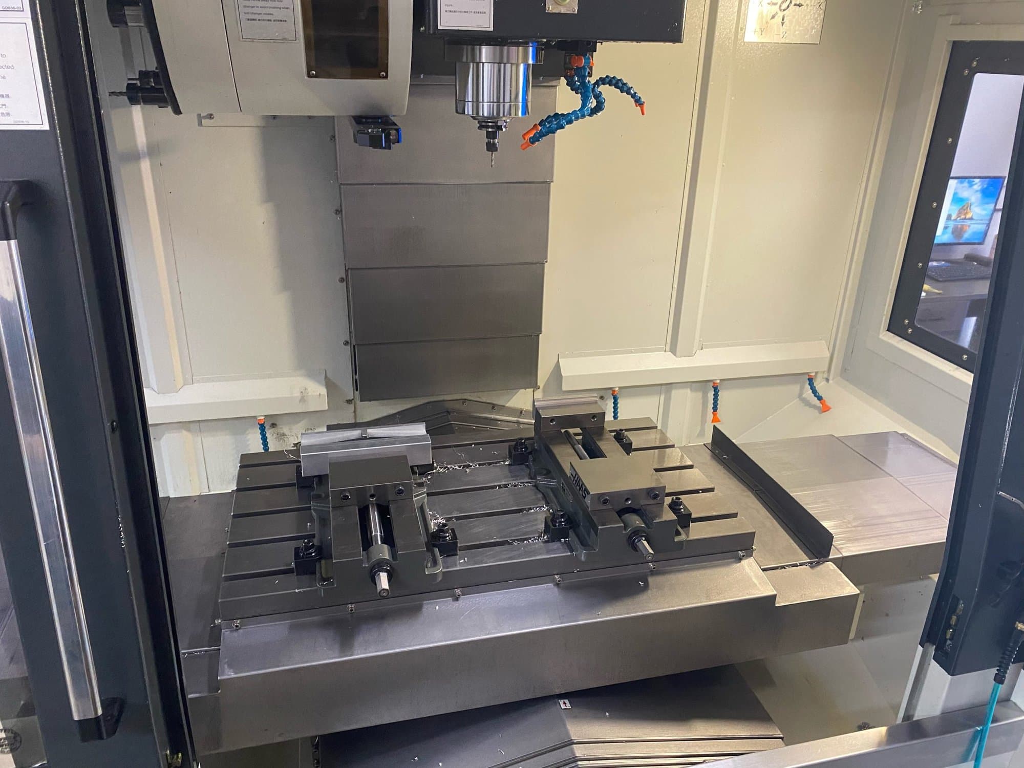Takumi VC0852 CNC VMC 2016- 4th Axis Wired, Chip Conveyor - Image 6