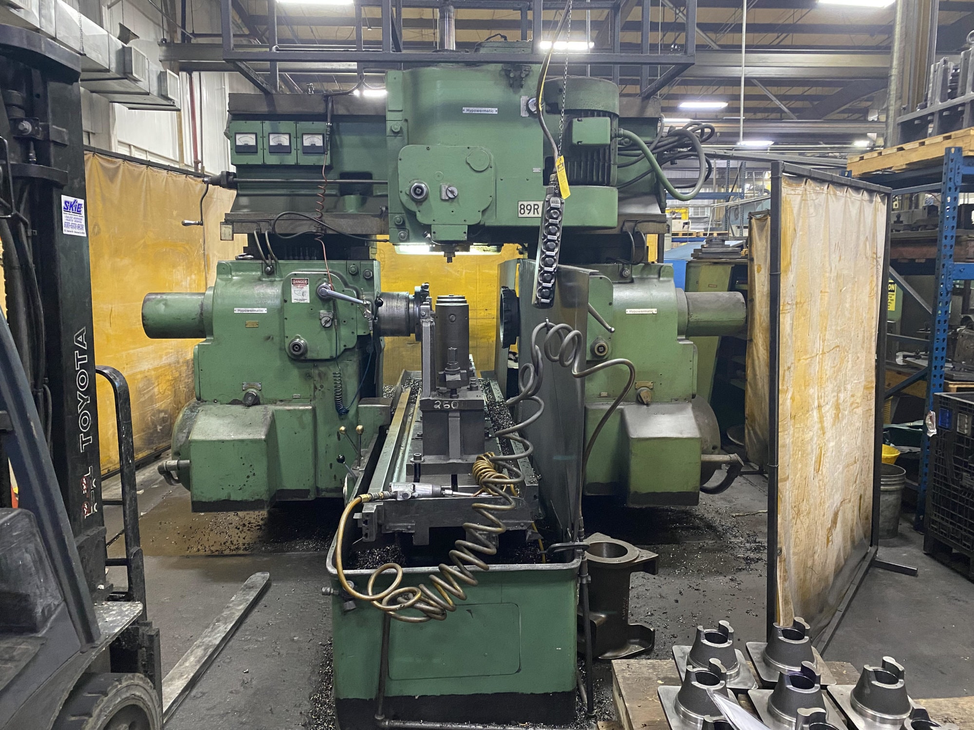 Cincinnati Hypowermatic 500 Series Milling Machine, Rebuilt In 1989- Tooling Included, Available Immediately