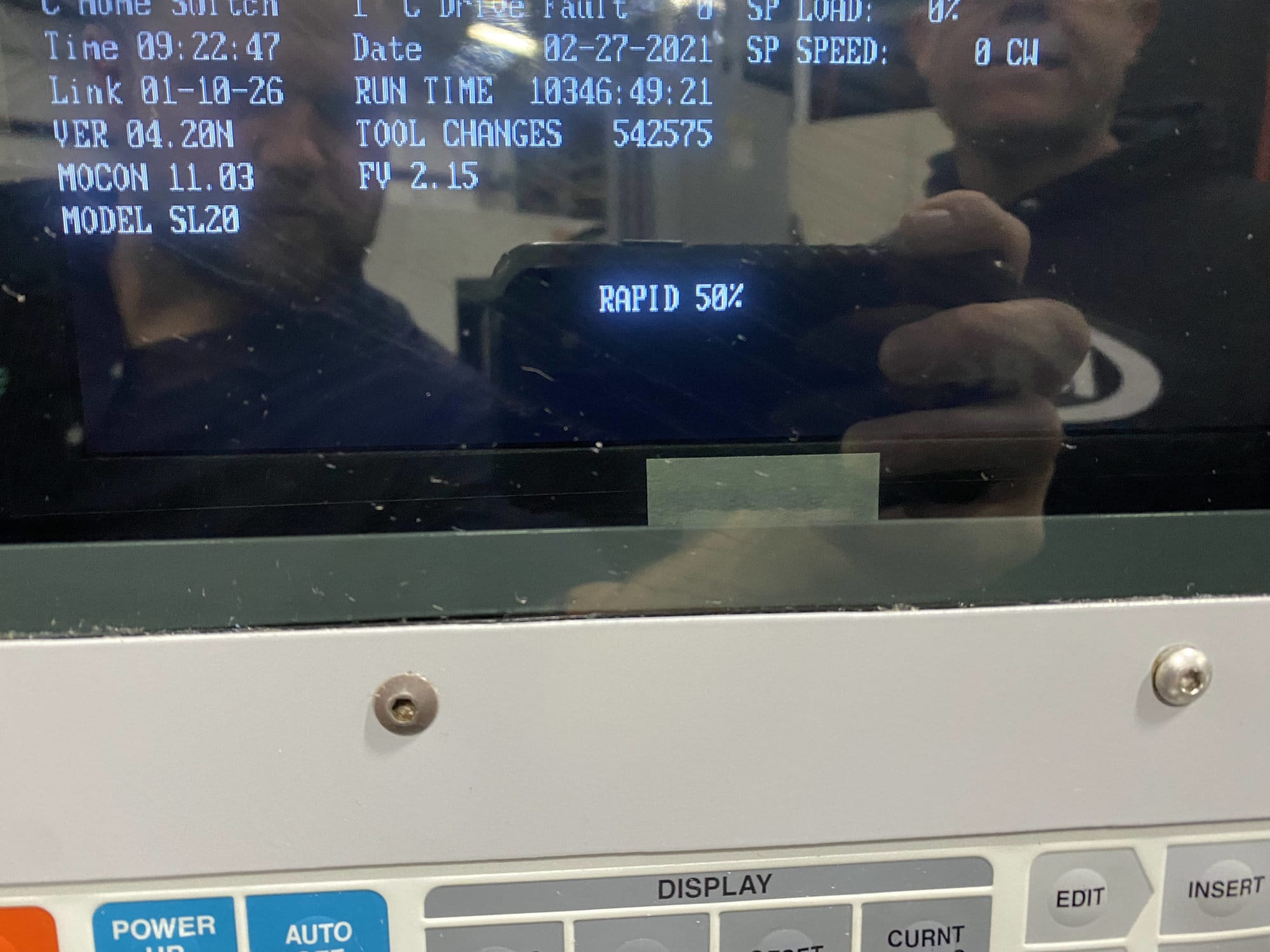Haas SL-20 CNC Lathe, 2002- Updated Control Screen, Chip Conveyor, Collet Chuck System, 3 Jaw Chuck, Tool holders Included - Image 3