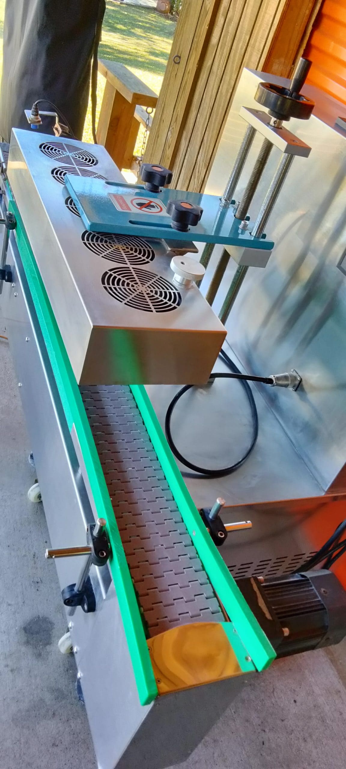 CapsulCN PBTB - 160 Automatic Labeler - Image 9