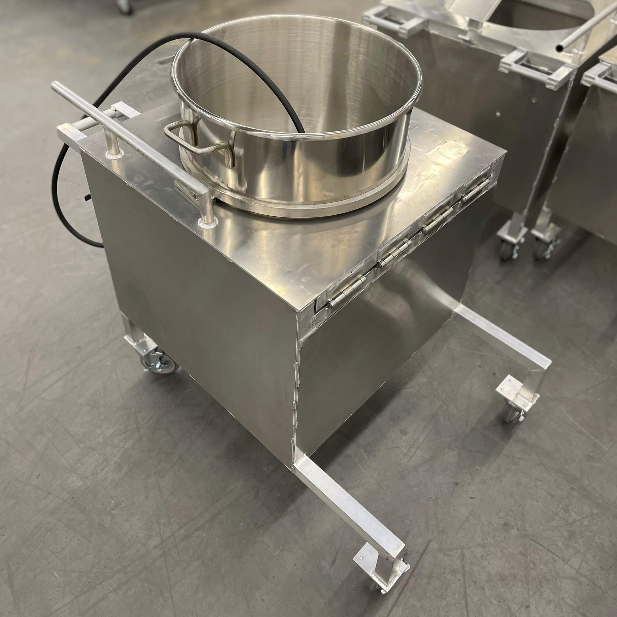 80 Quart Kettle Corn Machine with Auto Stirrer, Product Rack and Service Table