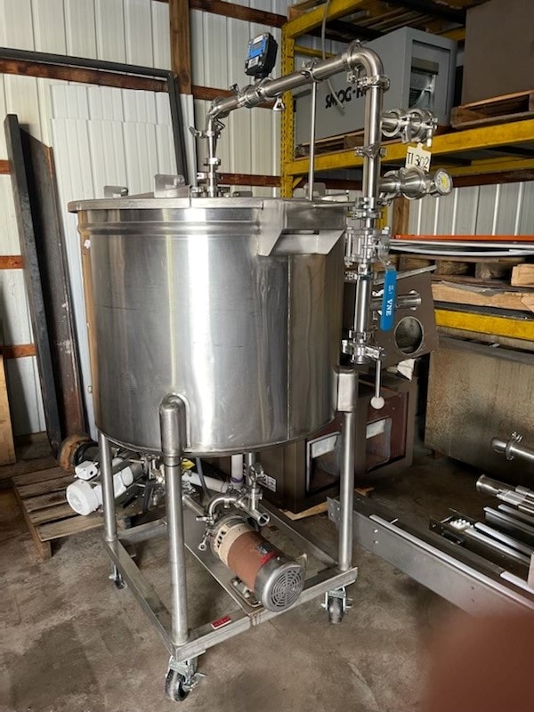 150 Gallon SaniTanks Stainless Steel Tank with Centrifugal Pump - Image 2