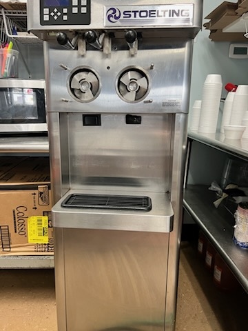 Stoelting F231-10912 GAD1 Twin Twist Gravity Soft Serve/Yogurt Freezer