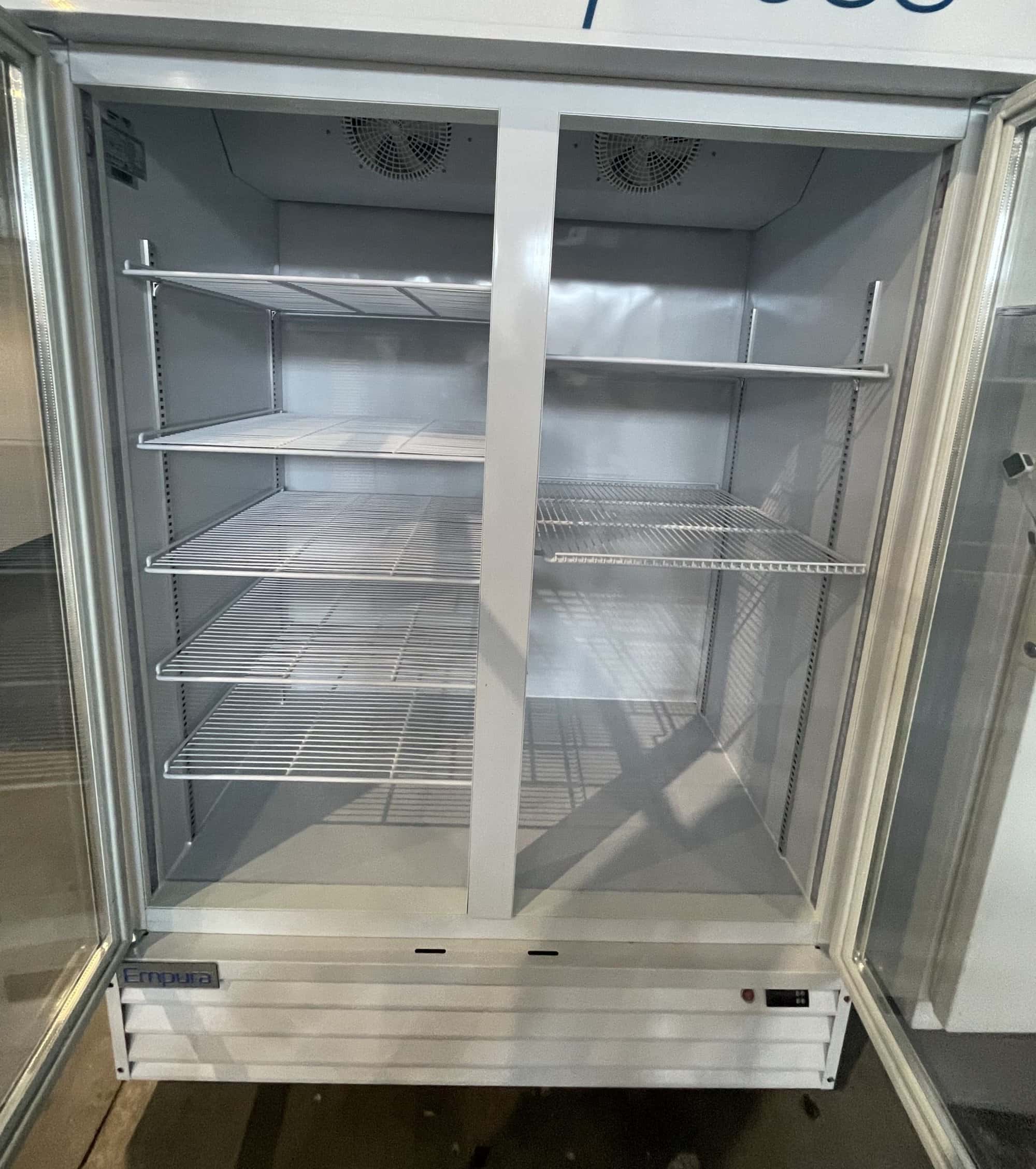 Empura EGM-50W Upright Display Cooler, 2007 - 48 CU FT - Image 2