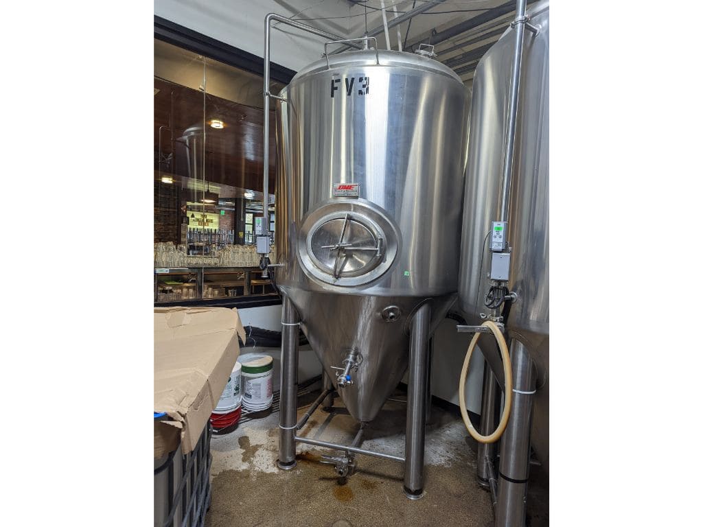 20 BBL DME Brewing Solutions Stainless Steel Jacketed Fermentation / Uni-Tank - Image 2