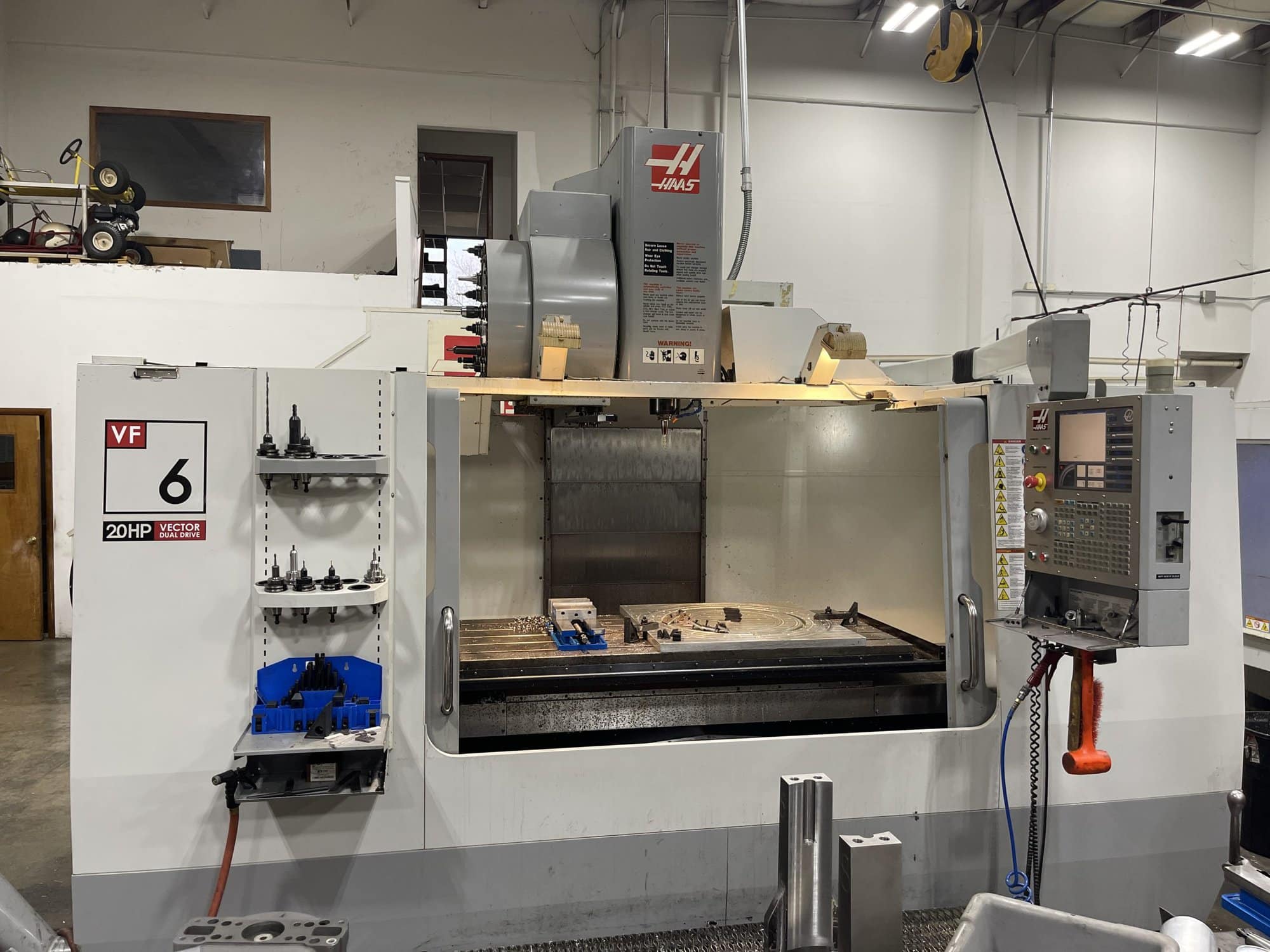 Haas VF-6/40, 2008, Wired for 4th, Under Power, Low Hours