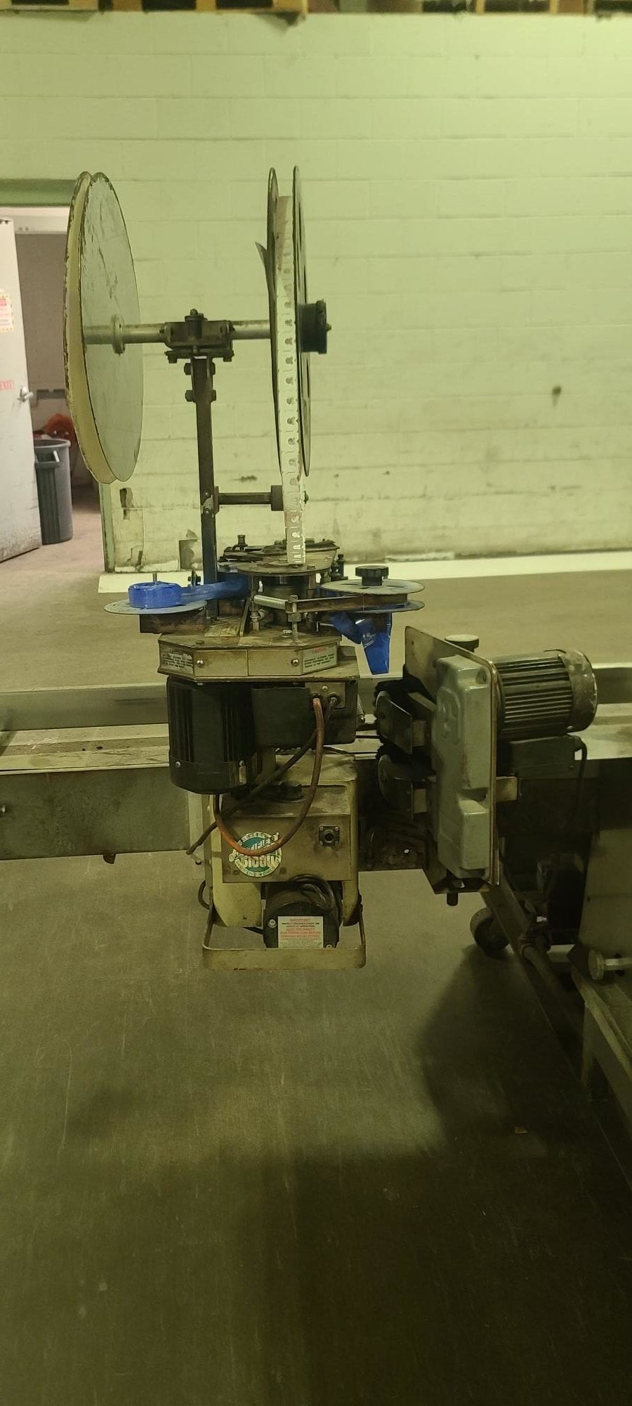 United Bakery Equipment 1216H Bagger with a Kwik Lok Closure and Printer - Image 8