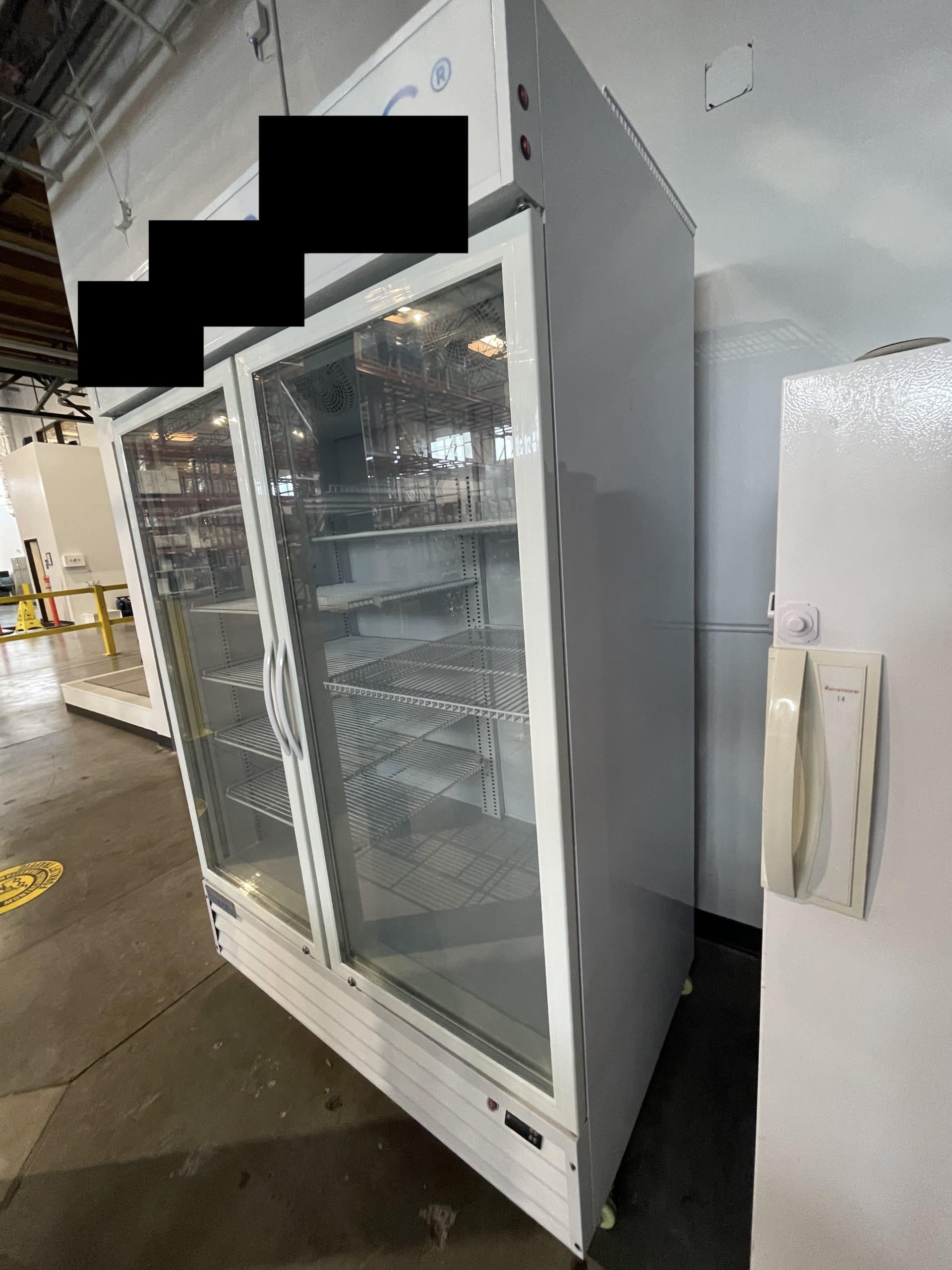 Empura EGM-50W Upright Display Cooler, 2007 - 48 CU FT - Image 3