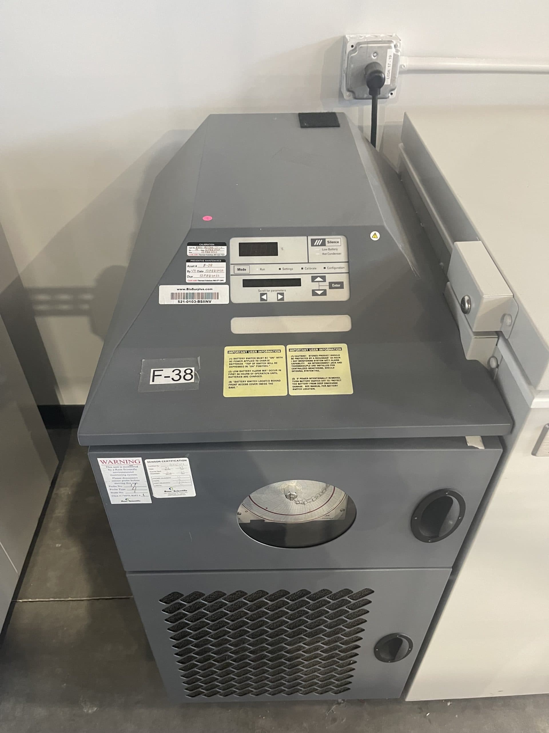 Thermo Scientific ULT2090-10-A 5823 Ultra Low Chest Freezer, 2013 - 20CUFT, -86C Low, Includes Racking - Image 4