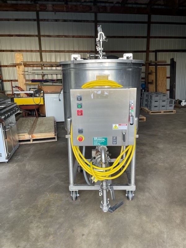 150 Gallon SaniTanks Stainless Steel Tank with Centrifugal Pump - Image 3