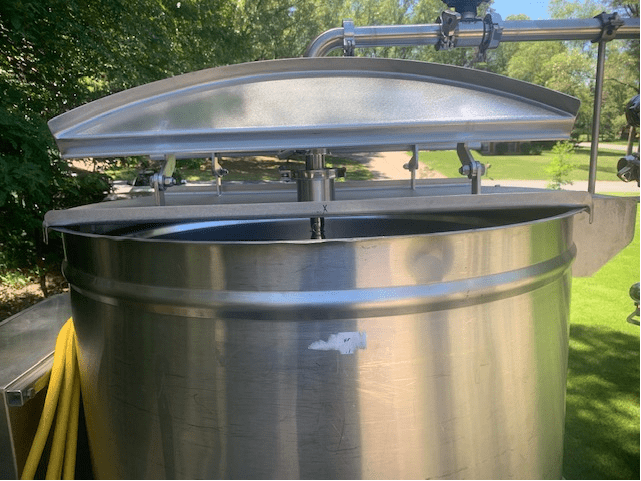 150 Gallon SaniTanks Stainless Steel Tank with Centrifugal Pump - Image 4