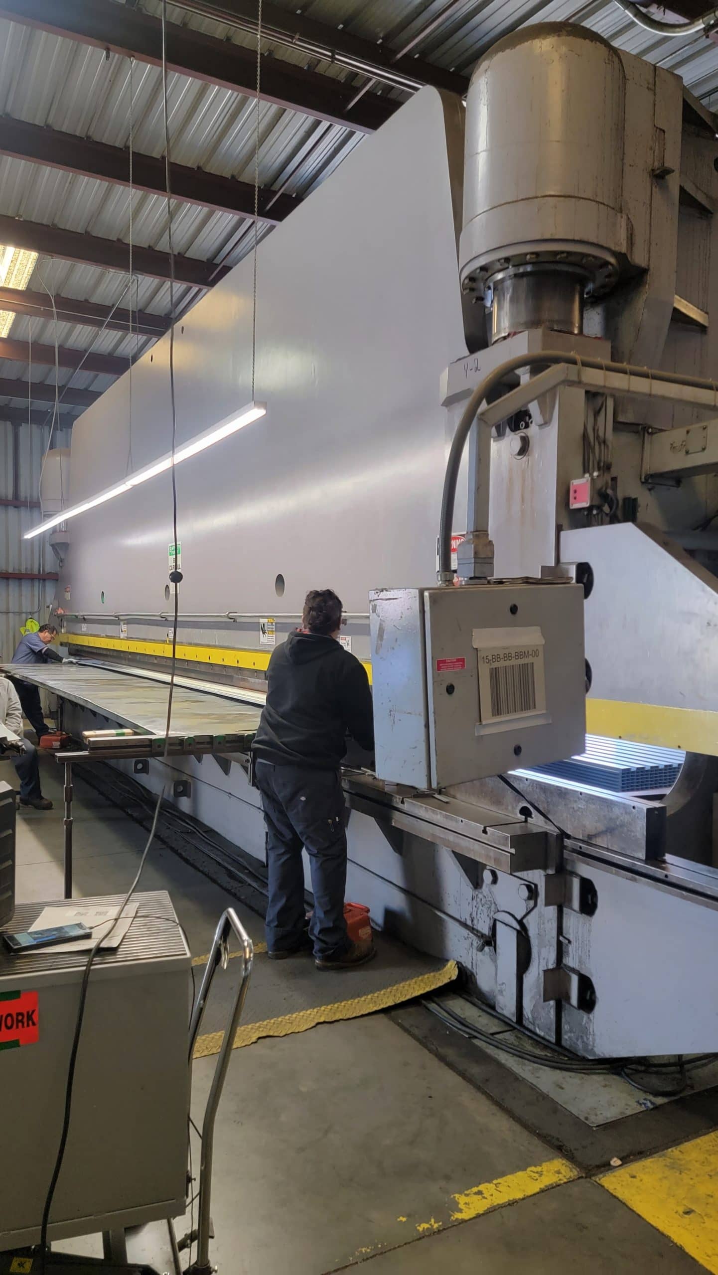 600 ton x 33' Pacific K600-33 Press Brake, 1987 - Retrofitted Upgraded Hydraulic System 2001 - Image 3