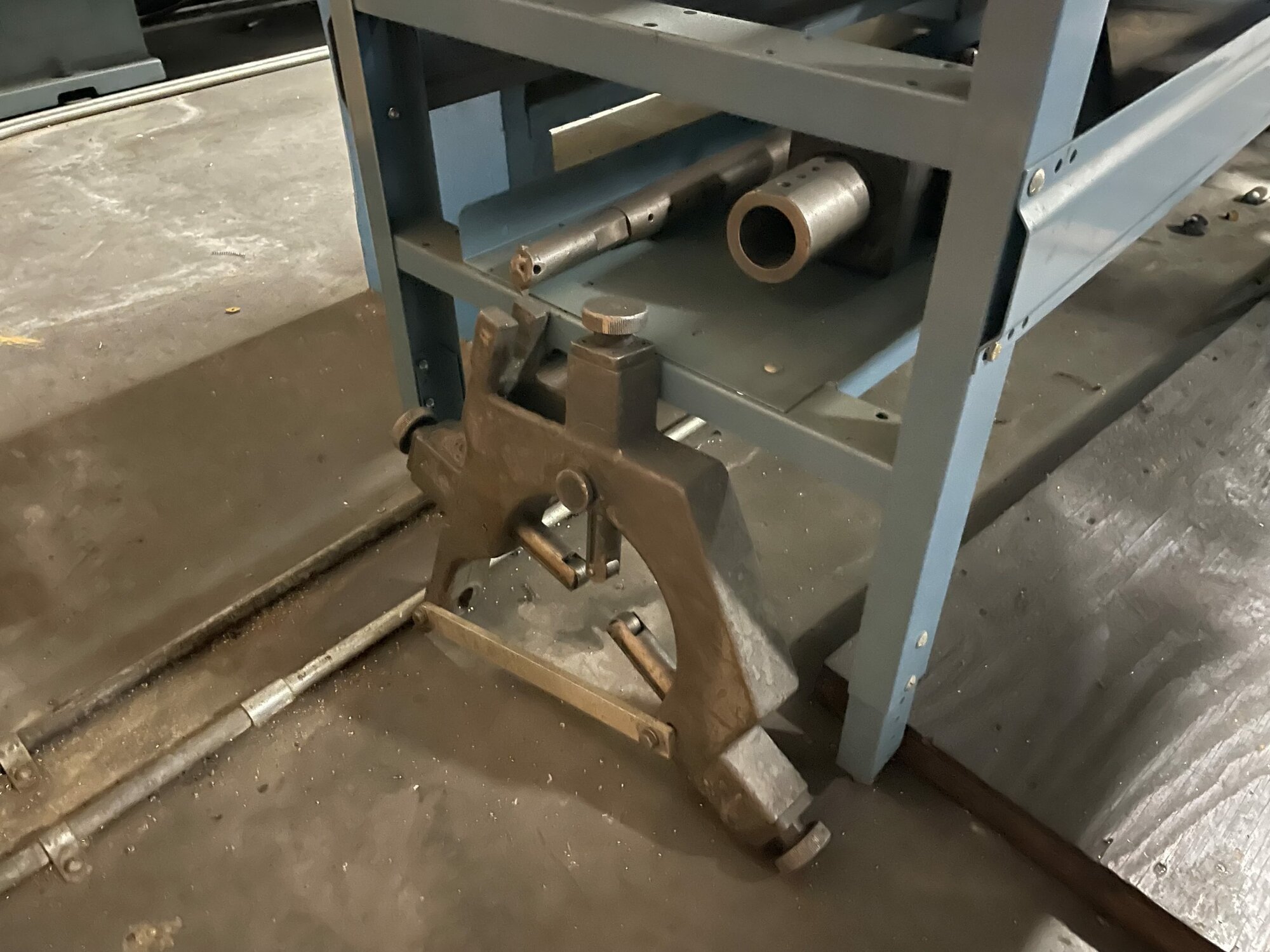 Standard Modern 19-80 Engine Lathe - Equipped with Tooling, Digital Readout - Image 9