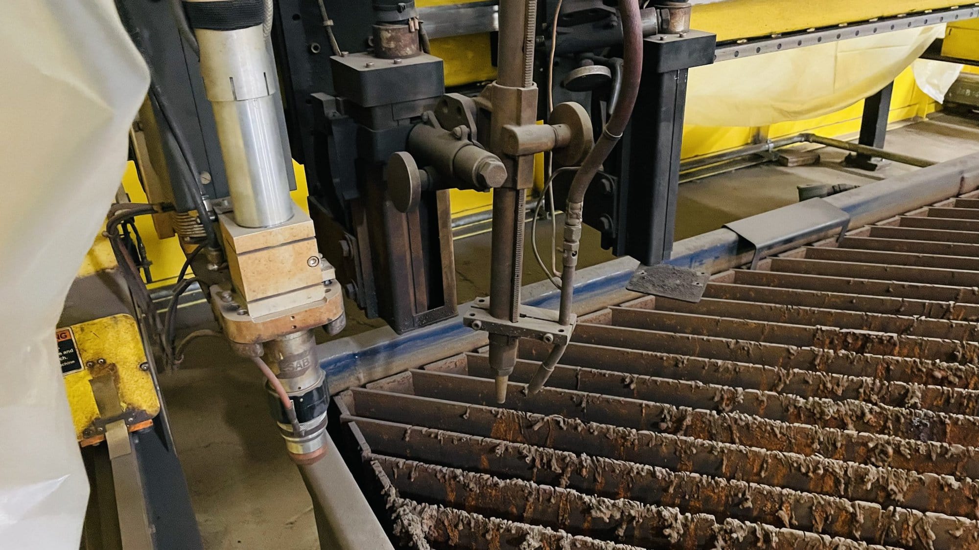 11' x 42' Esab Sabre SXE CNC Plasma Table Vision T5 control-300 amp, 2005 w/ 2017 upgrade - Image 2