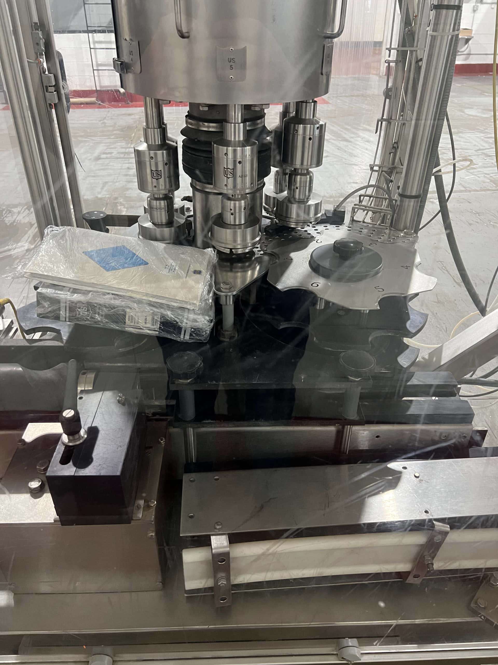 U.S. Bottlers Machinery RC 6-14" 6-Head Rotary Chuck Capper - Image 11