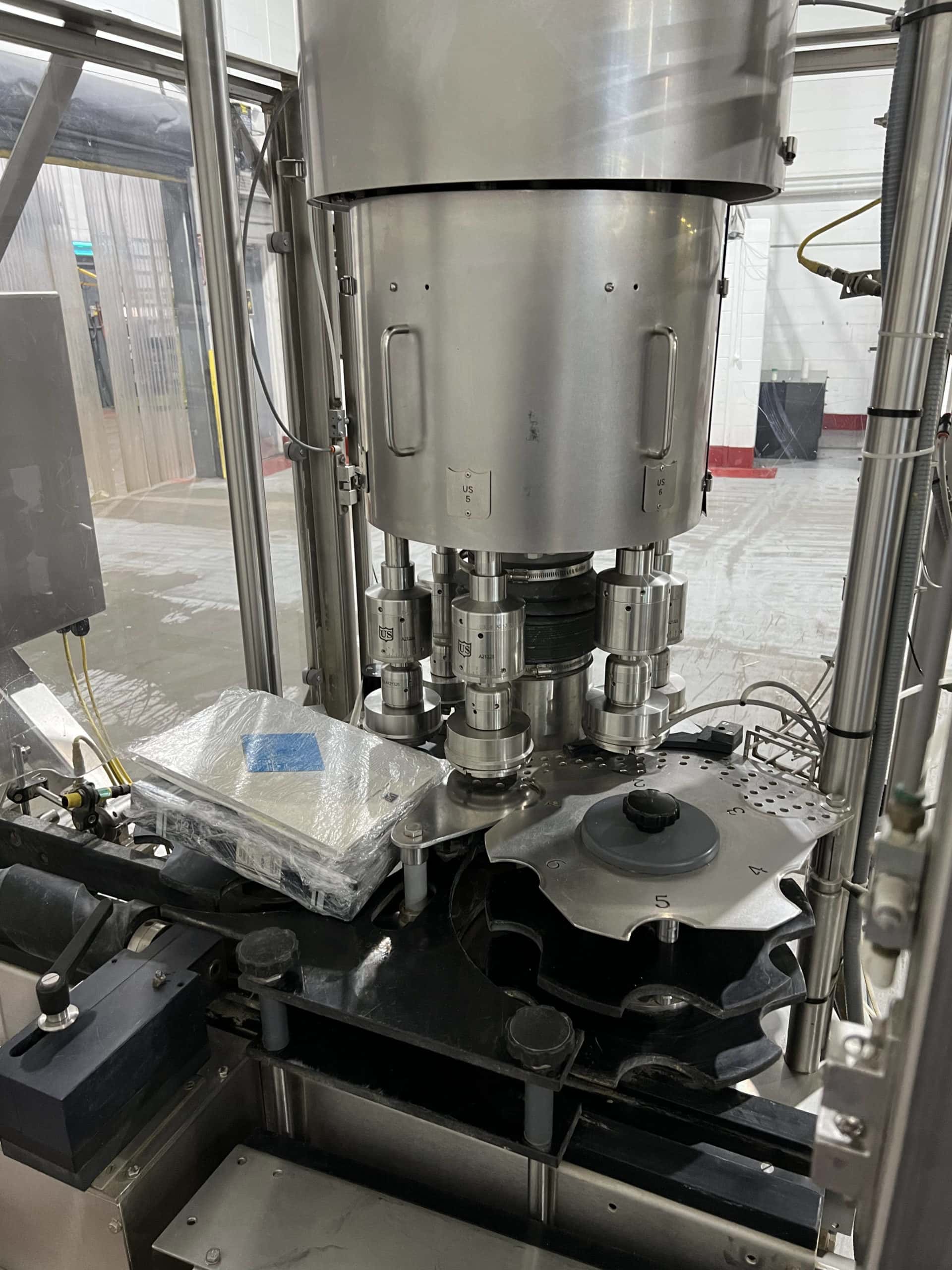 U.S. Bottlers Machinery RC 6-14" 6-Head Rotary Chuck Capper - Image 10