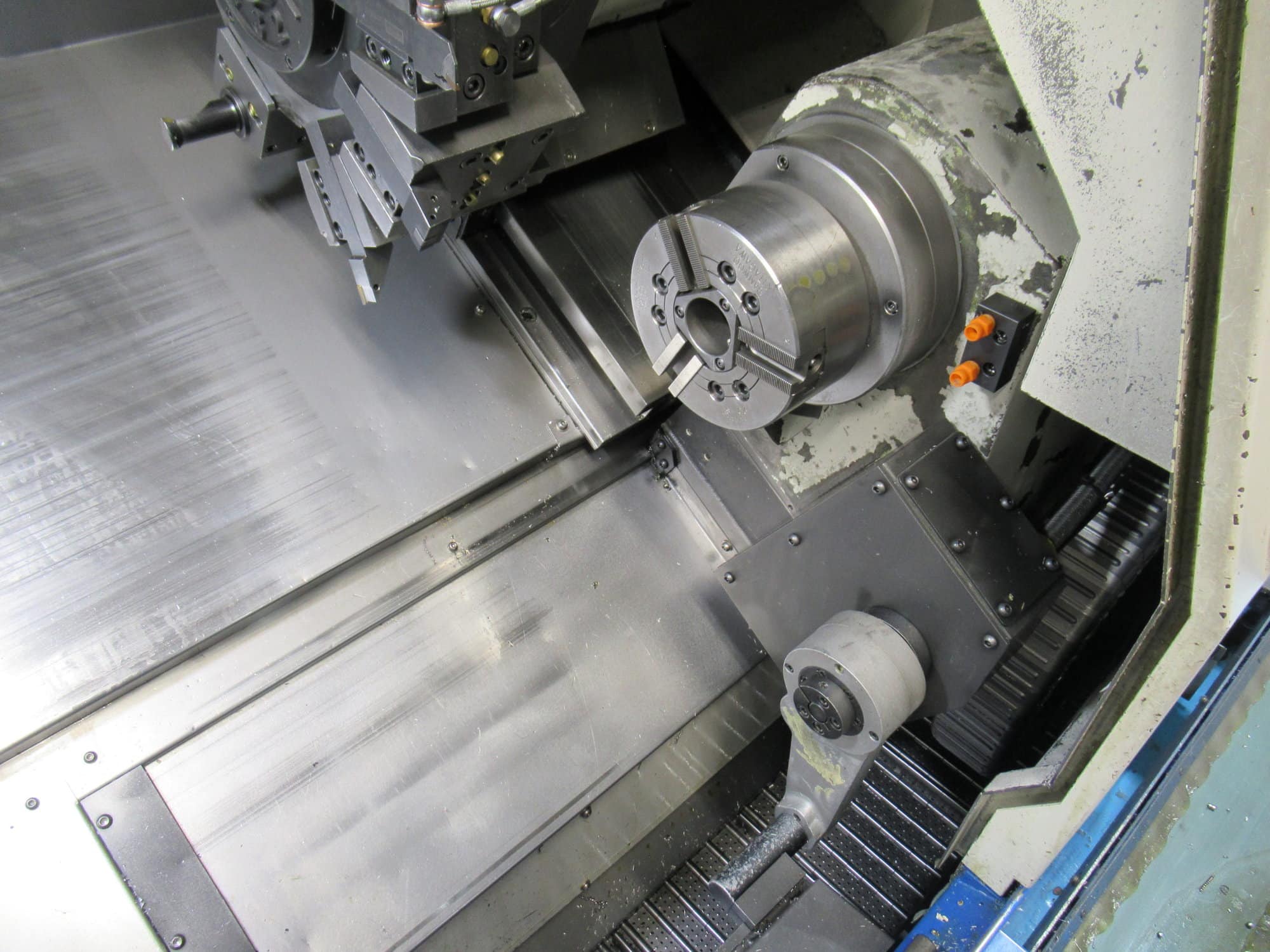Daewoo Puma 2000SY CNC Lathe, 2002 - Sub Spindle, Live Tooling, Y Axis, Chip Conveyor - Image 6