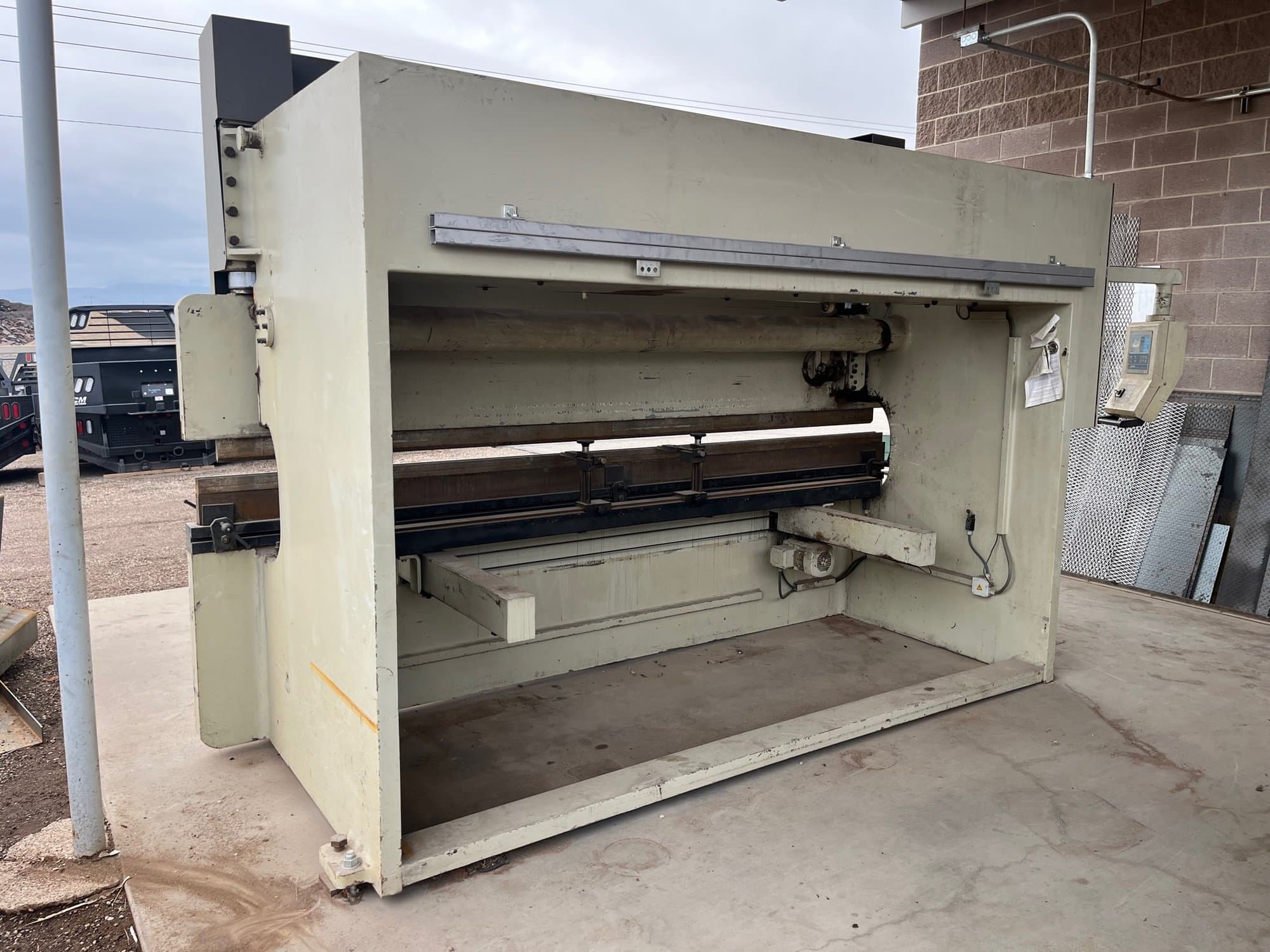 175 Ton x 12' Durma HAP-37160 CNC Press Brake, 2004- Under Power, Tooling Included - Image 3