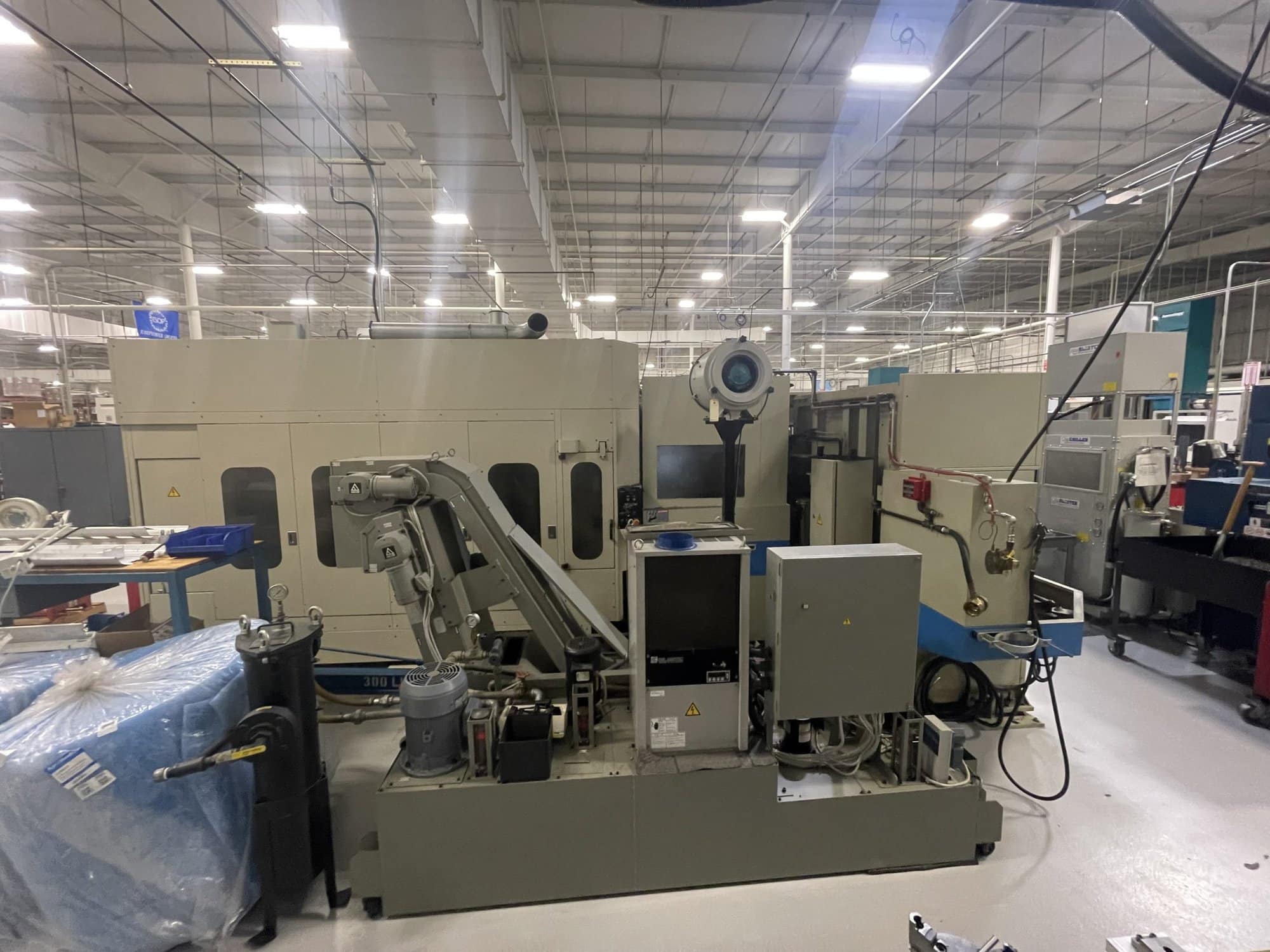 Mitsui Seiki HU40T HMC, 2001 - Fanuc Control, 240 ATC, 5-Axis - Image 3