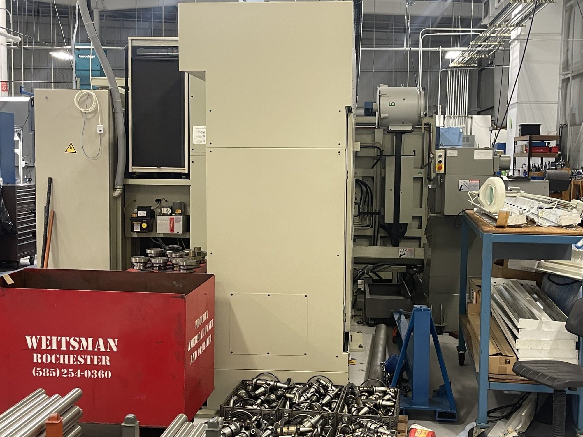 Mitsui Seiki HU40T HMC, 2001 - Fanuc Control, 240 ATC, 5-Axis - Image 12
