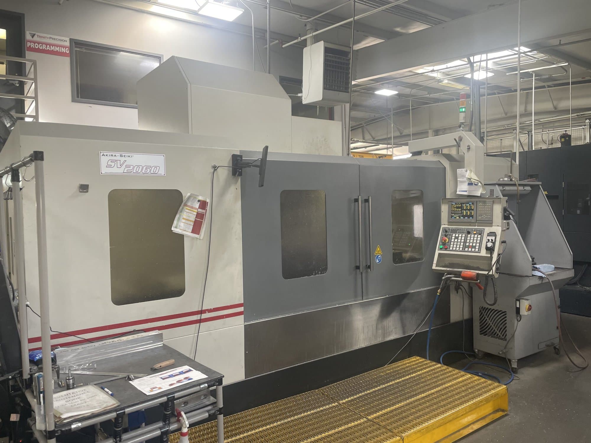 Akira Seiki SV2060 CNC Vertical Machining Center, 2013 - 84.5" x 31.5" Table, 33" Y Axis - Image 2