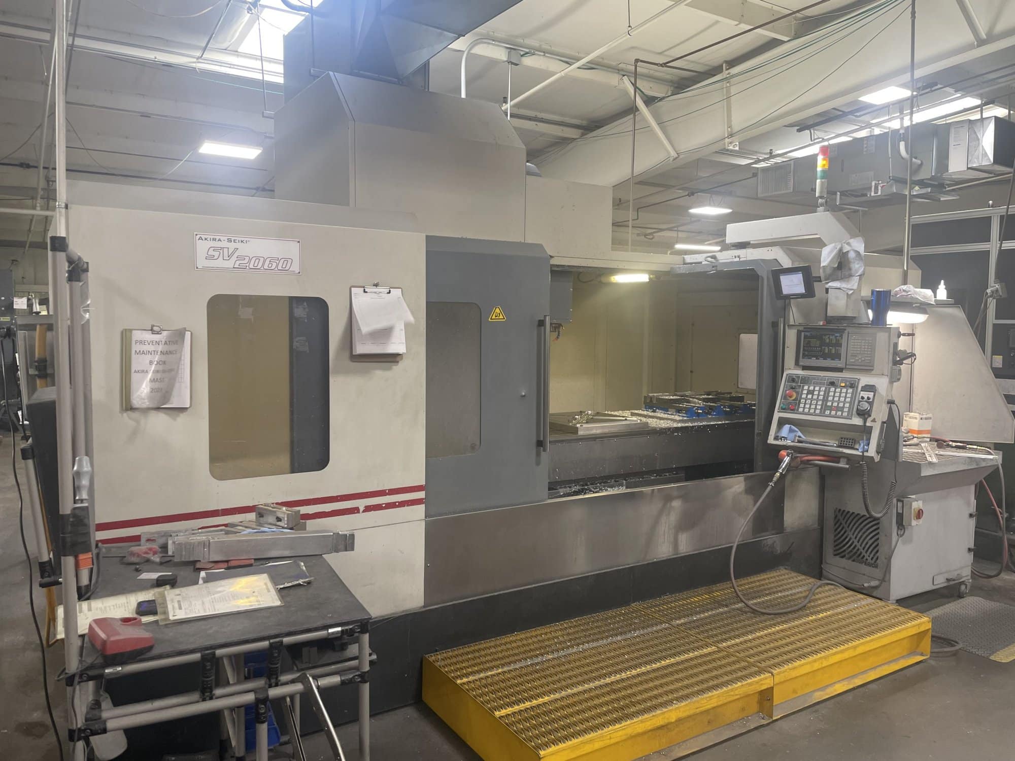 Akira Seiki SV2060 CNC Vertical Machining Center, 2013 - 84.5" x 31.5" Table, 33" Y Axis, W/4th Axis Rotary - Image 2