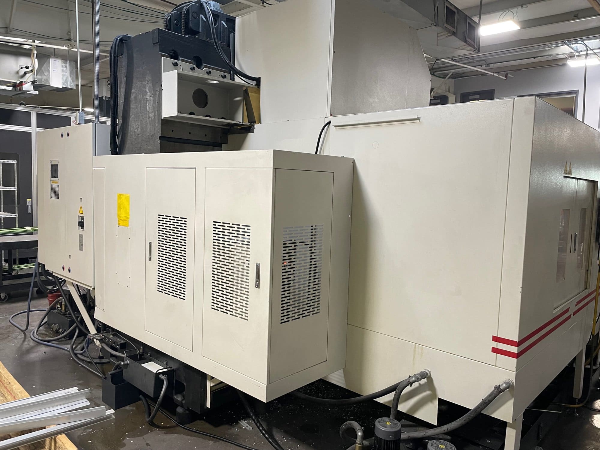 Akira Seiki SV2060 CNC Vertical Machining Center, 2013 - 84.5" x 31.5" Table, 33" Y Axis - Image 12