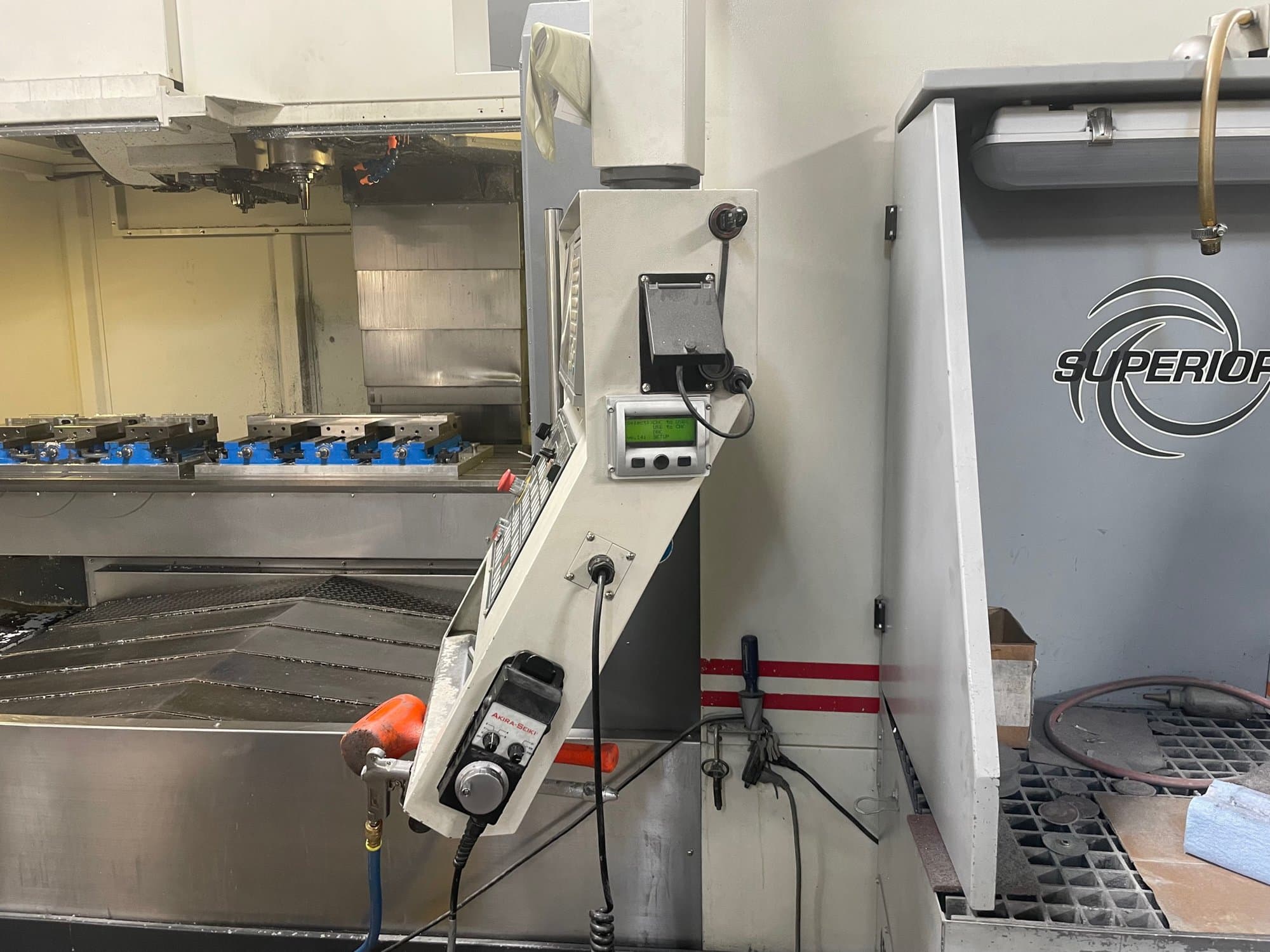 Akira Seiki SV2060 CNC Vertical Machining Center, 2013 - 84.5" x 31.5" Table, 33" Y Axis, W/4th Axis Rotary - Image 3