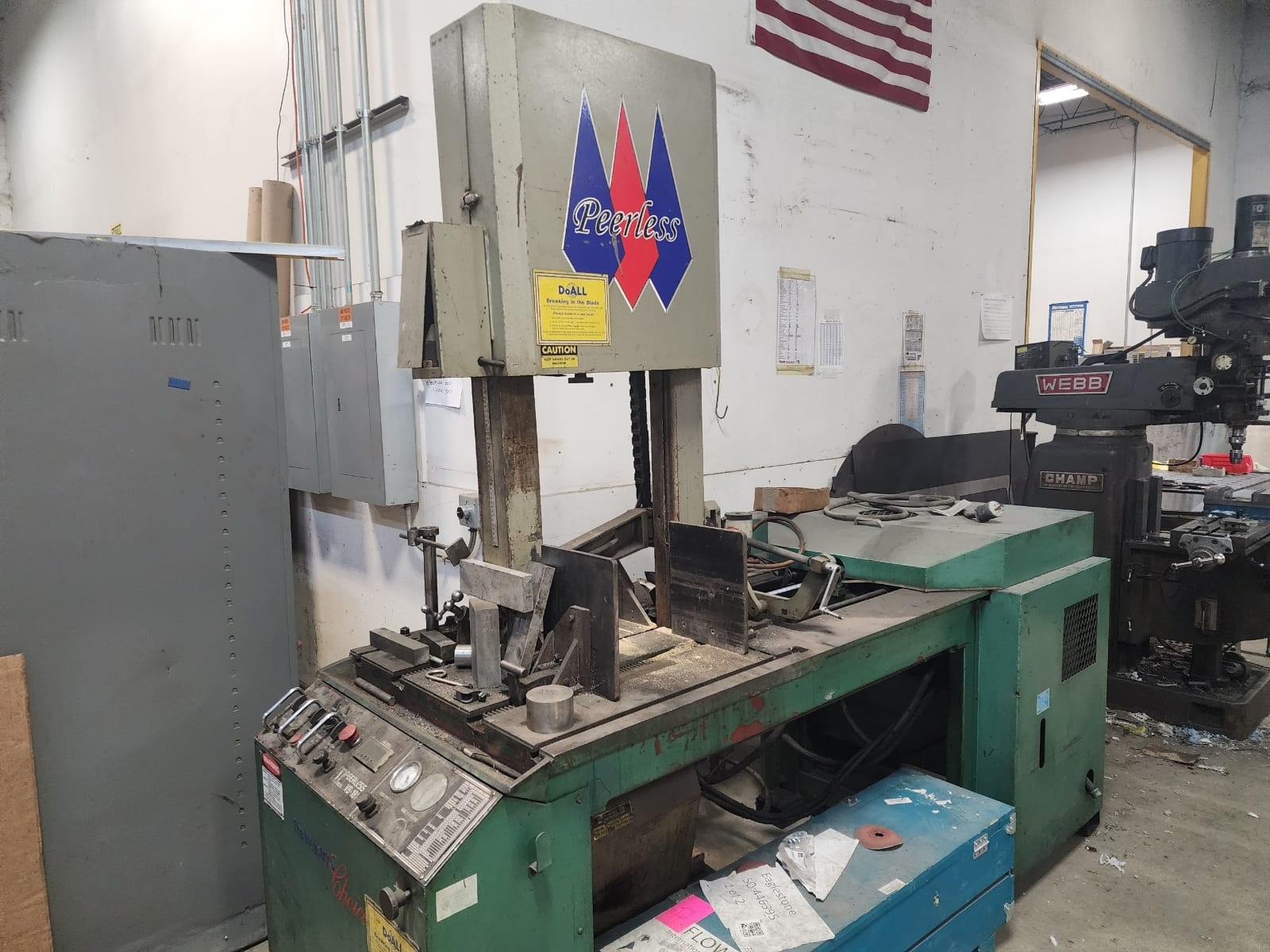 18" x 20" Peerless VB-181C Horizontal Bandsaw, 2005 - Image 2