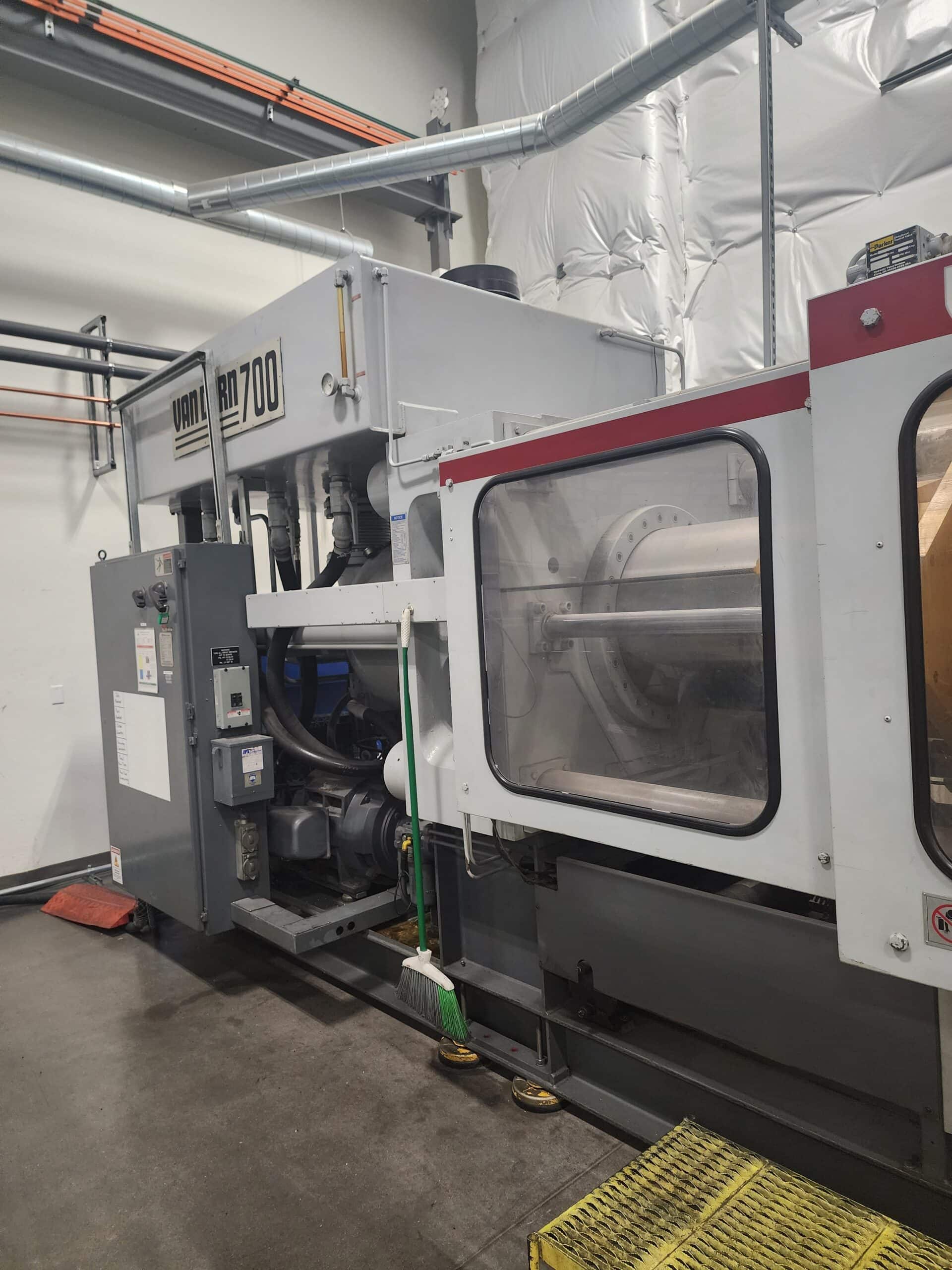 700 TON 125 OZ Van Dorn 700HP-125 Injection Molding Machine, 1996 - Hydraulic Knockout, Spare Parts - Image 6