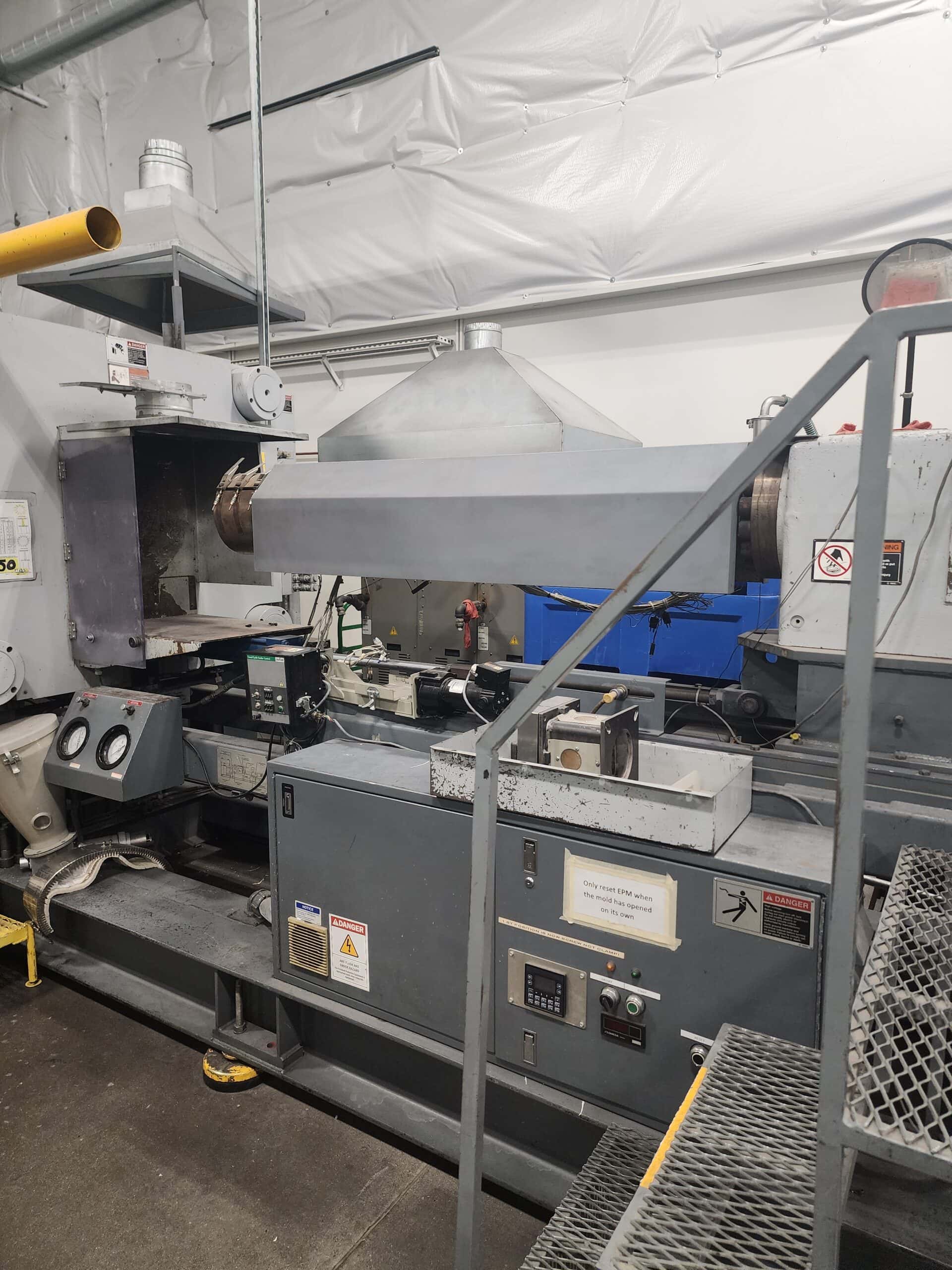 700 TON 125 OZ Van Dorn 700HP-125 Injection Molding Machine, 1996 - Hydraulic Knockout, Spare Parts - Image 4
