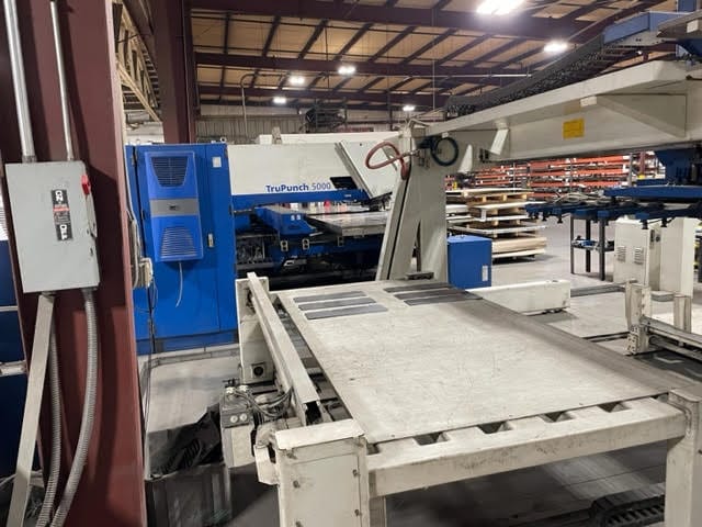 24 Ton Trumpf Trupunch 5000 CNC Punch, 2005 with load/unload-lots of tooling - Image 3